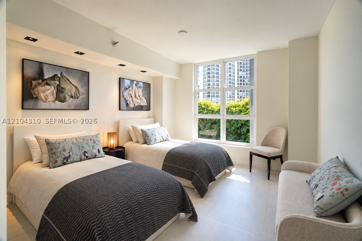 3530 Mystic Pointe Dr #415 Aventura, FL 33180