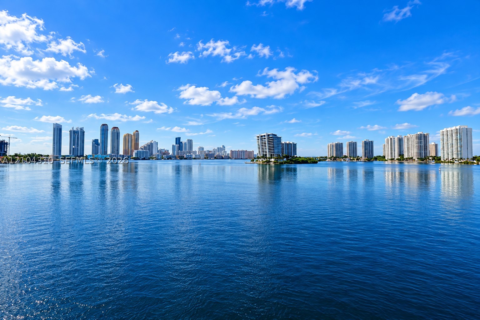 3530 Mystic Pointe Dr #415 Aventura, FL 33180