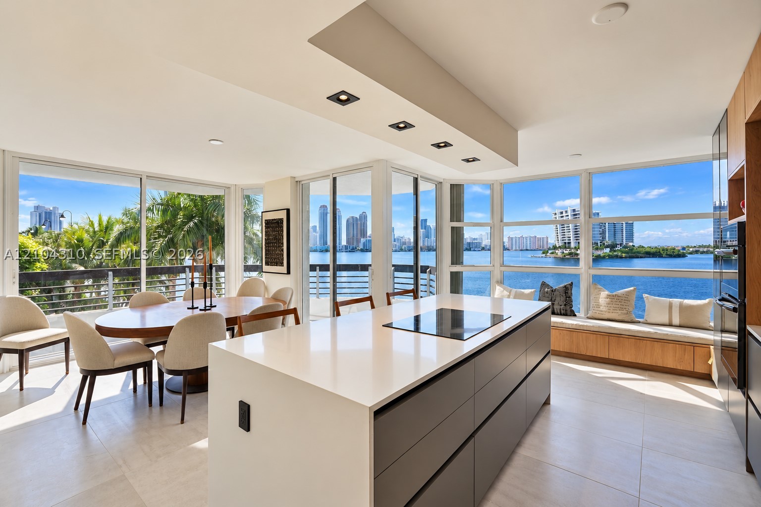 3530 Mystic Pointe Dr #415 Aventura, FL 33180