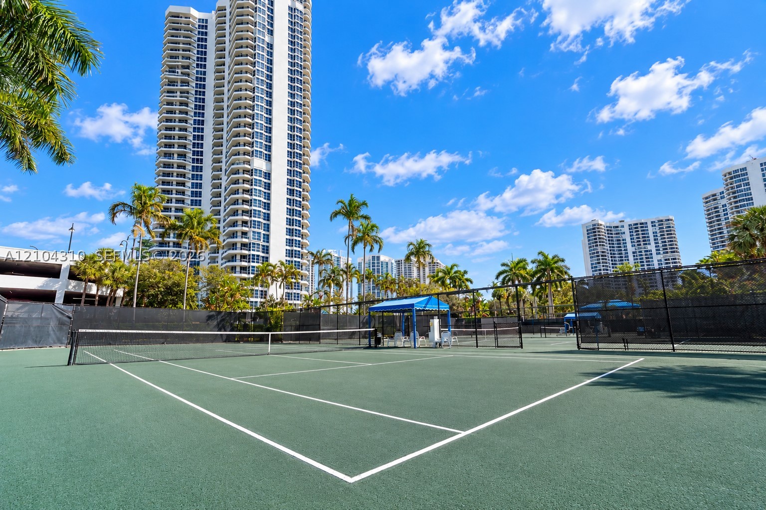 3530 Mystic Pointe Dr #415 Aventura, FL 33180