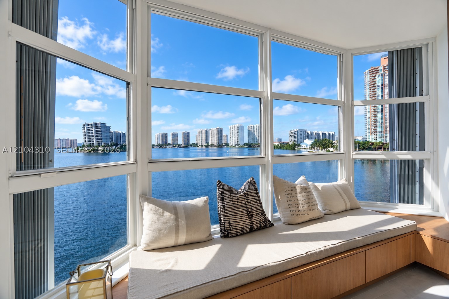 3530 Mystic Pointe Dr #415 Aventura, FL 33180