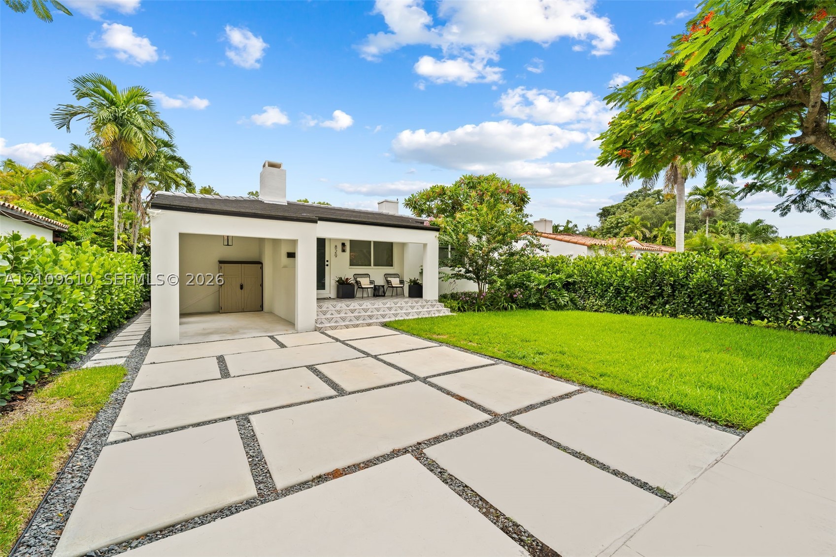 829 Granada Groves Ct