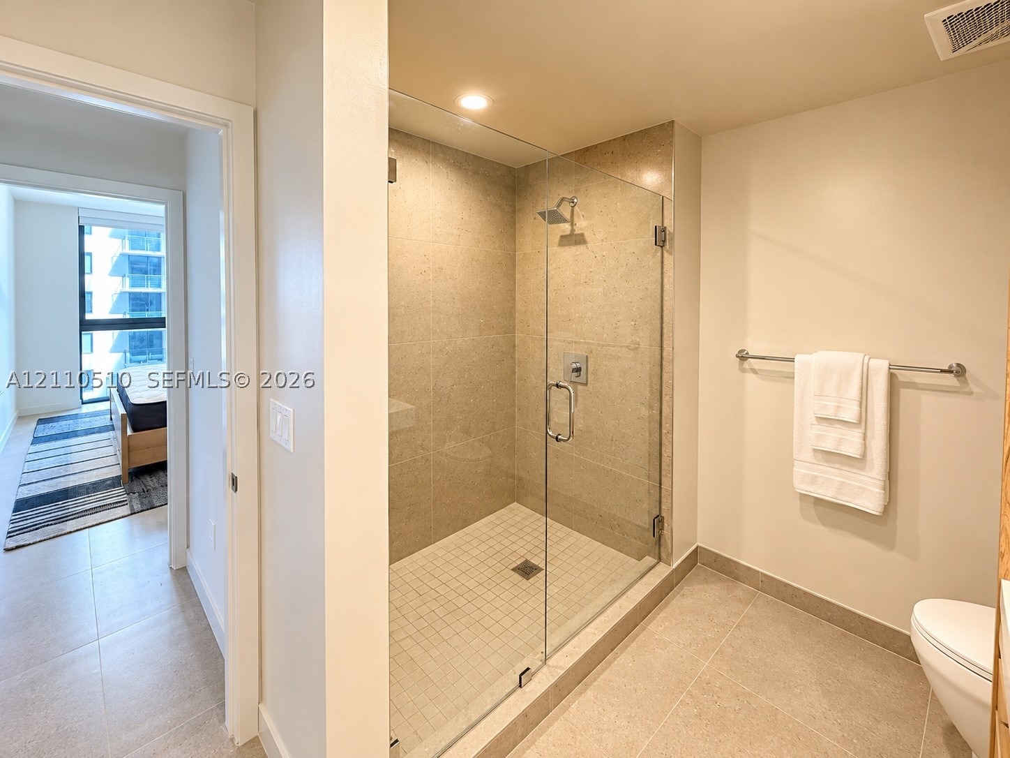 11 NE 6th St #1811 Miami, FL 33132