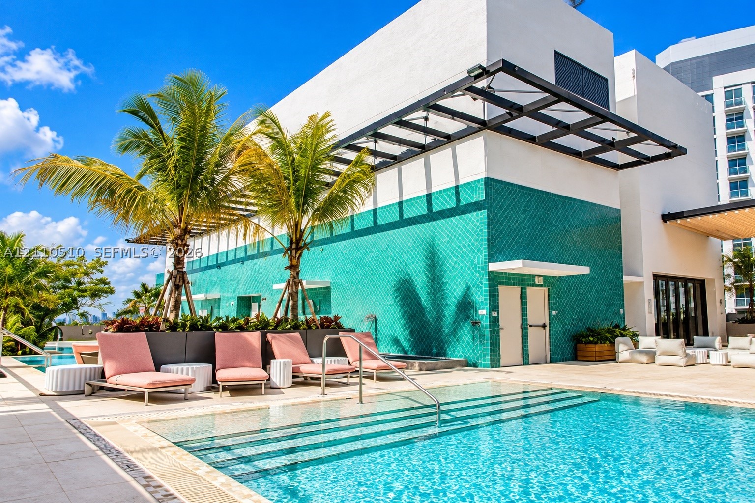 11 NE 6th St #1811 Miami, FL 33132