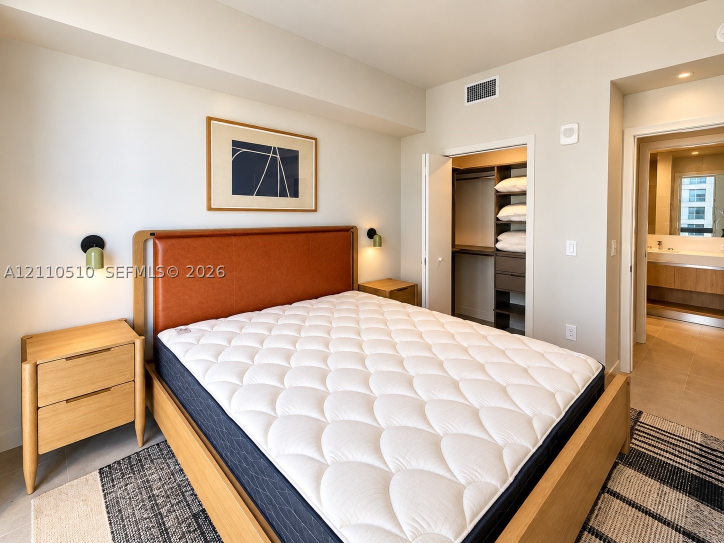 11 NE 6th St #1811 Miami, FL 33132