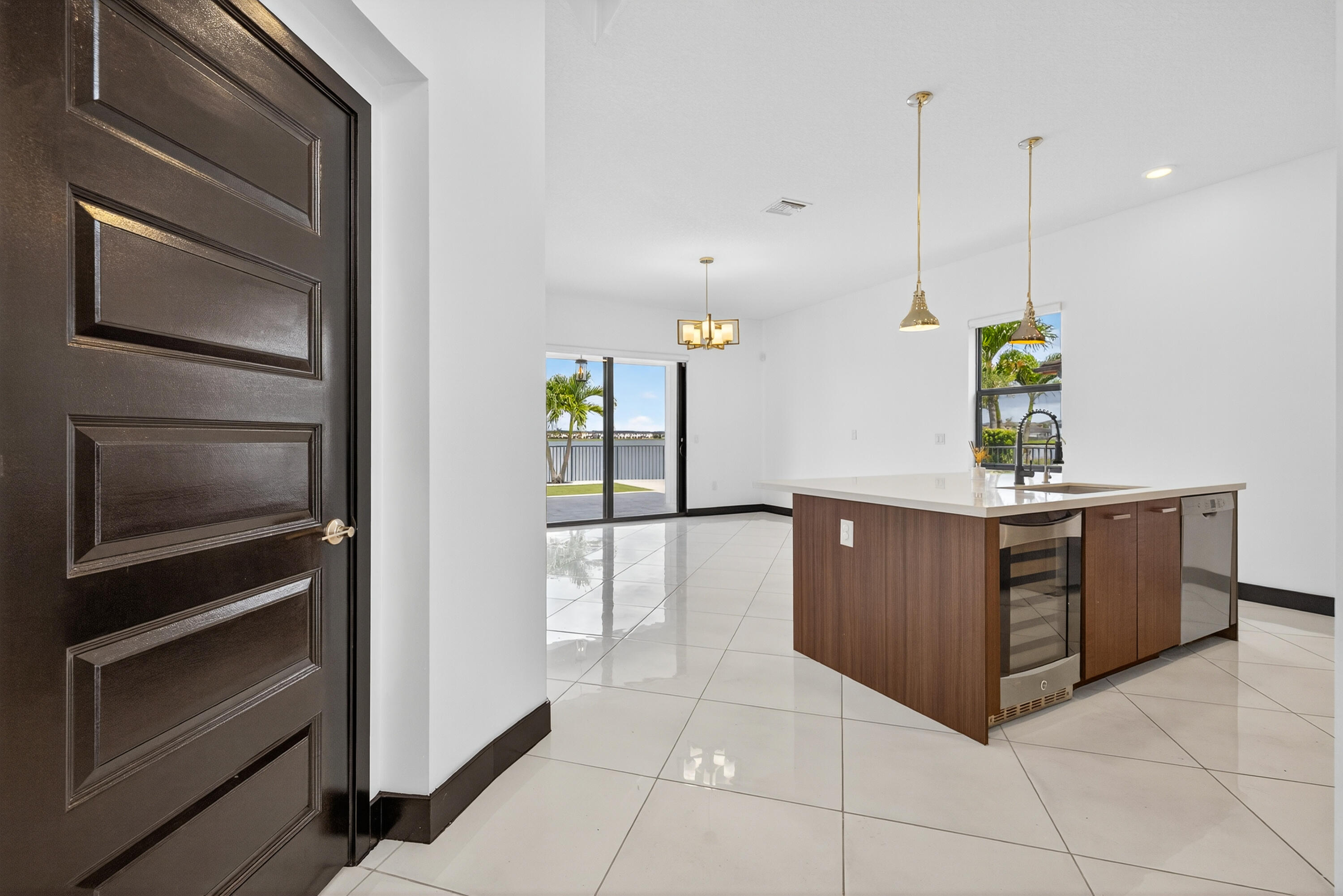 15800 NW 88th Miami Lakes, FL 33018