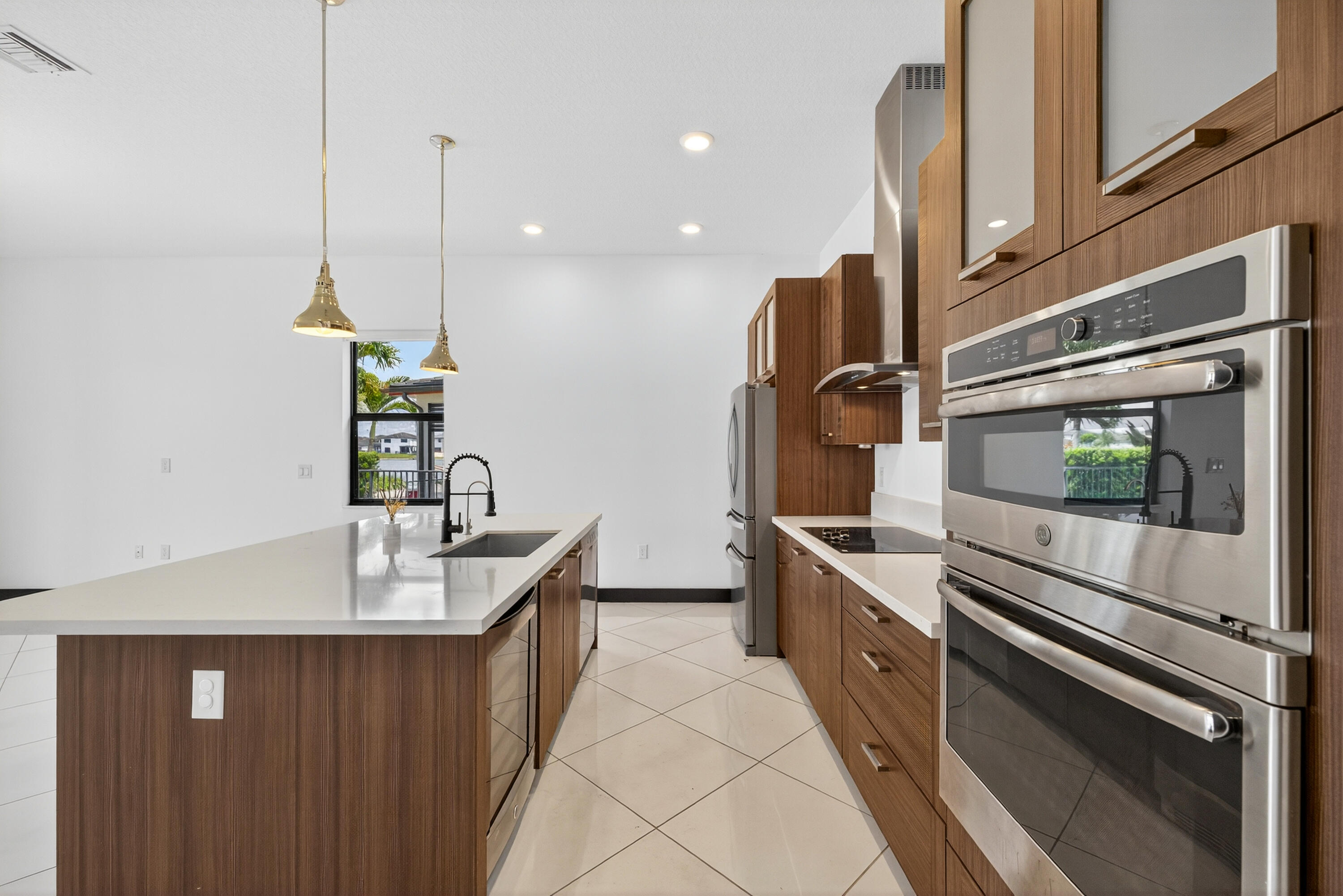 15800 NW 88th Miami Lakes, FL 33018