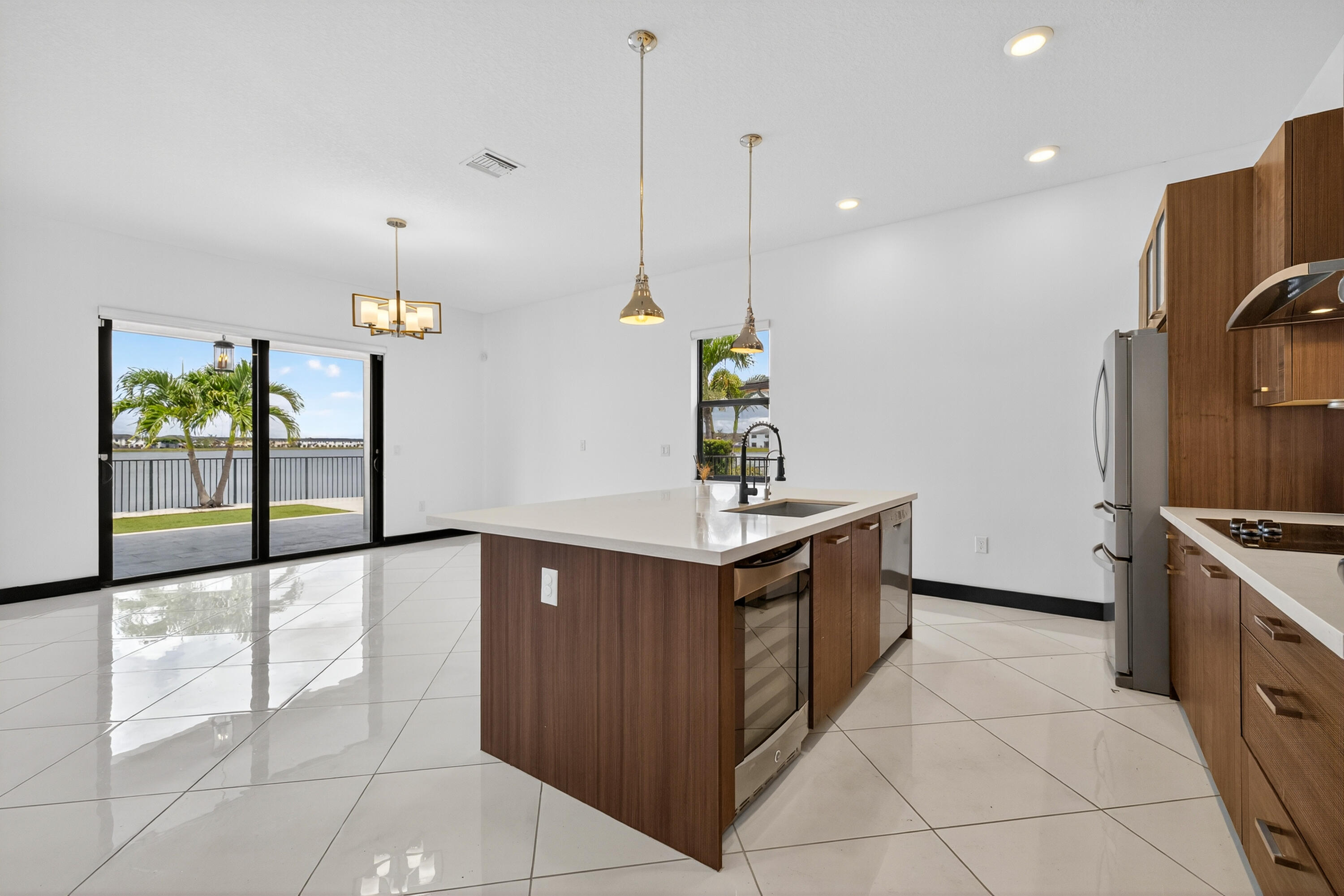 15800 NW 88th Miami Lakes, FL 33018