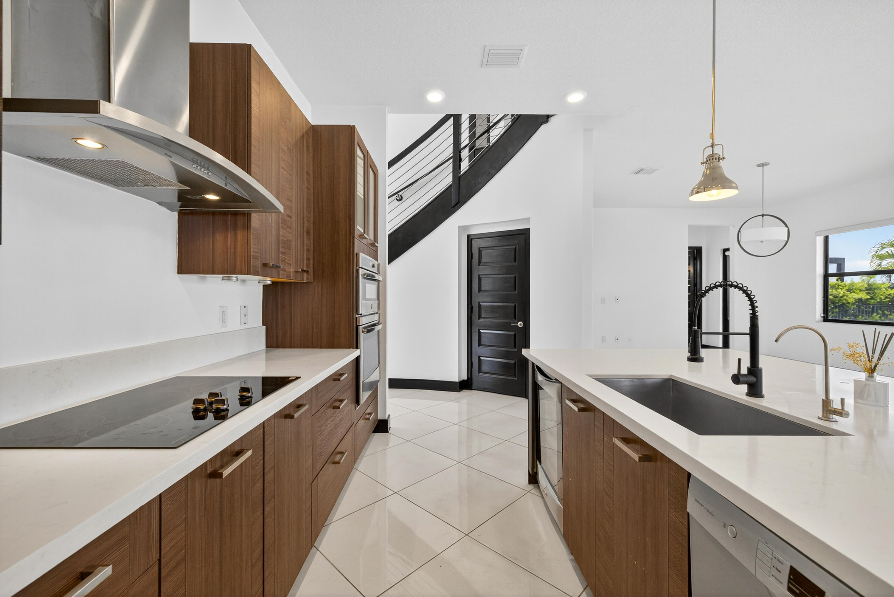 15800 NW 88th Miami Lakes, FL 33018