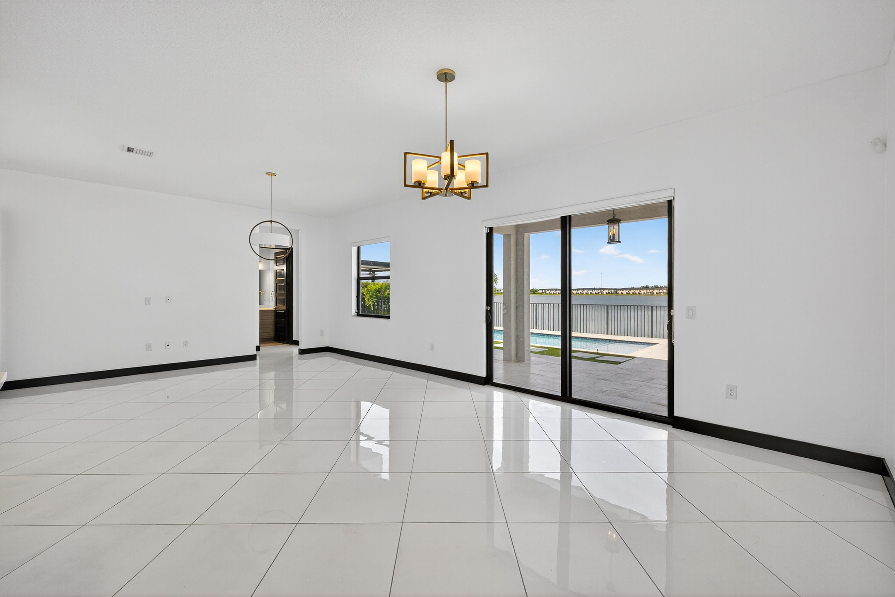 15800 NW 88th Miami Lakes, FL 33018