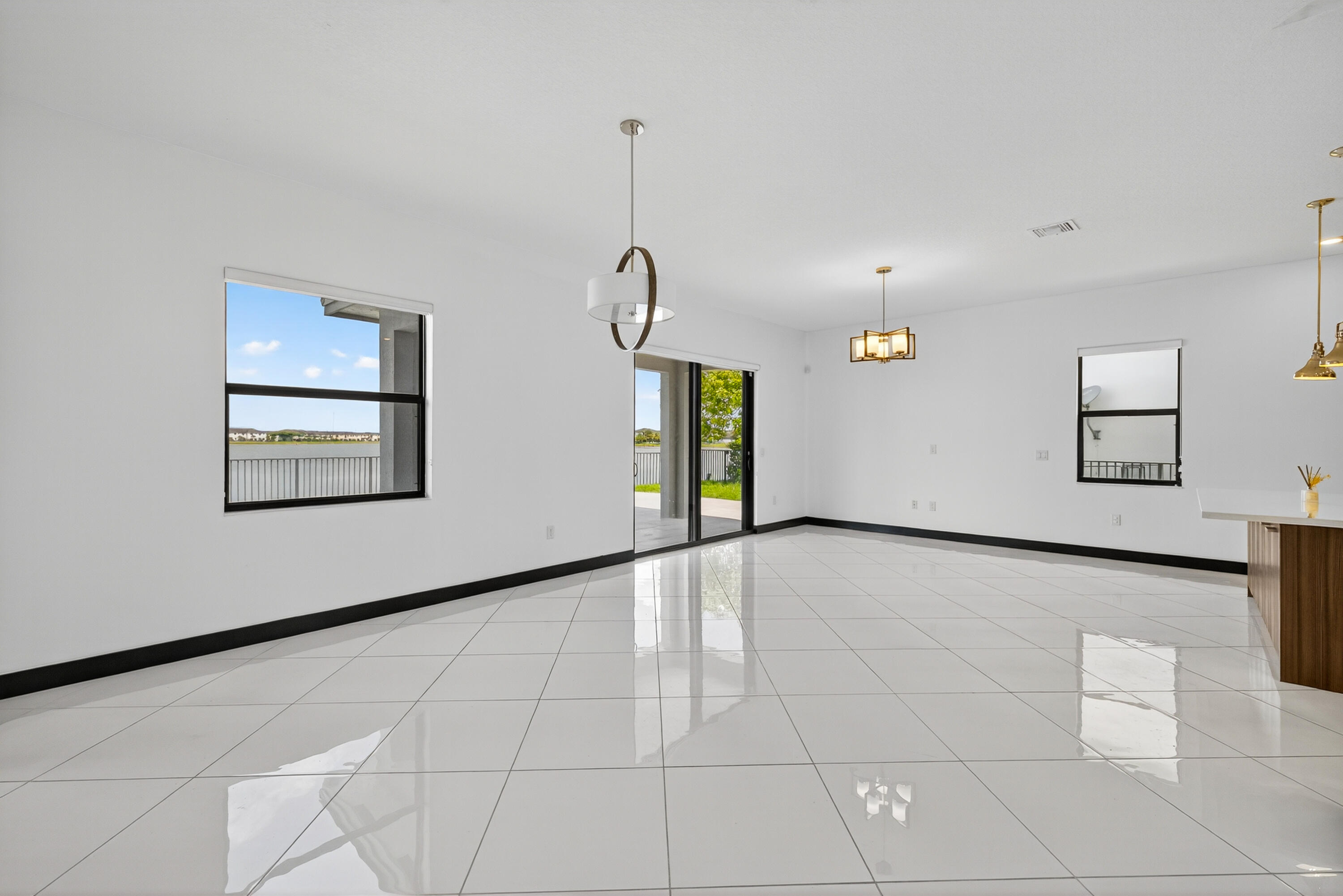 15800 NW 88th Miami Lakes, FL 33018