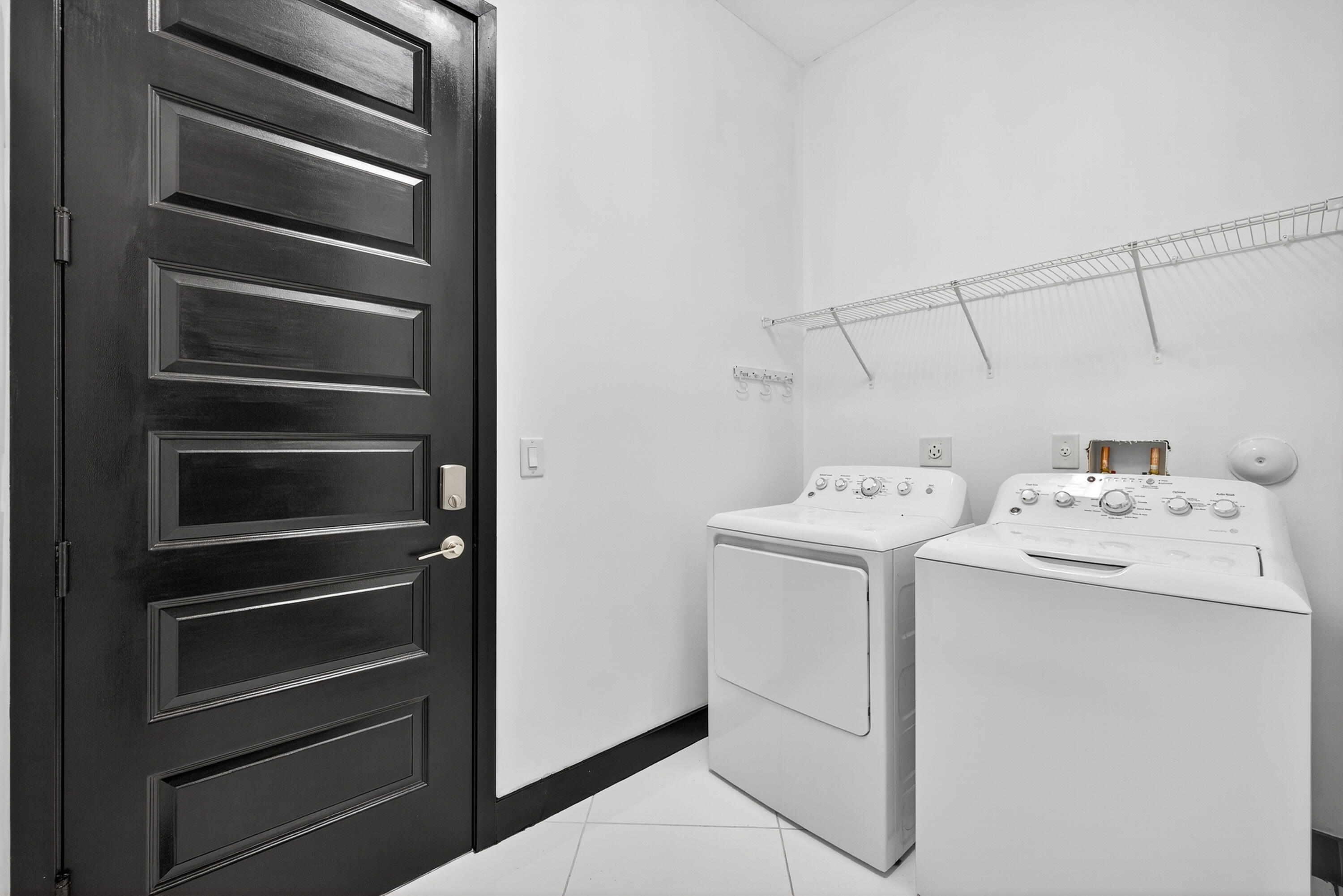 15800 NW 88th Miami Lakes, FL 33018