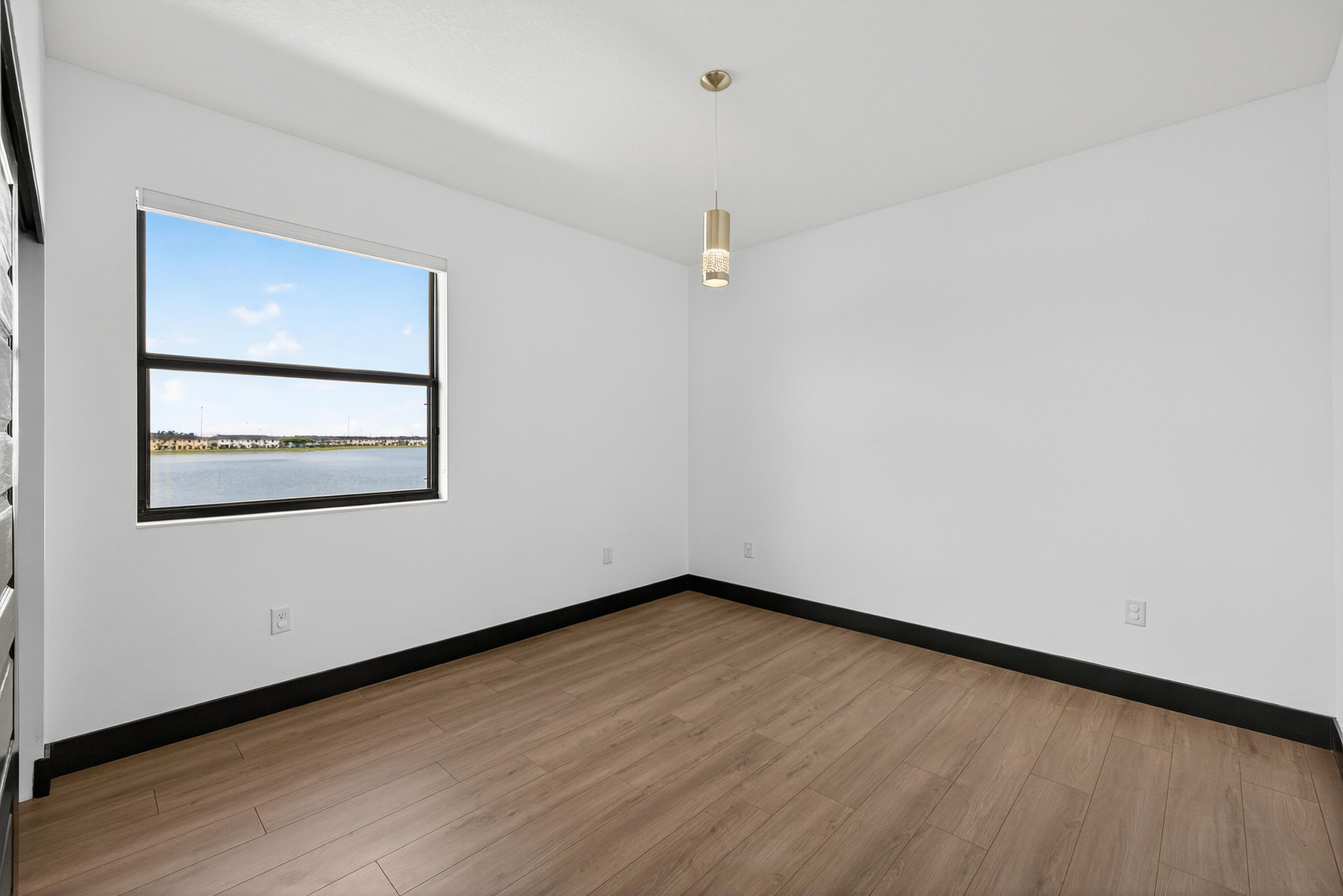 15800 NW 88th Miami Lakes, FL 33018