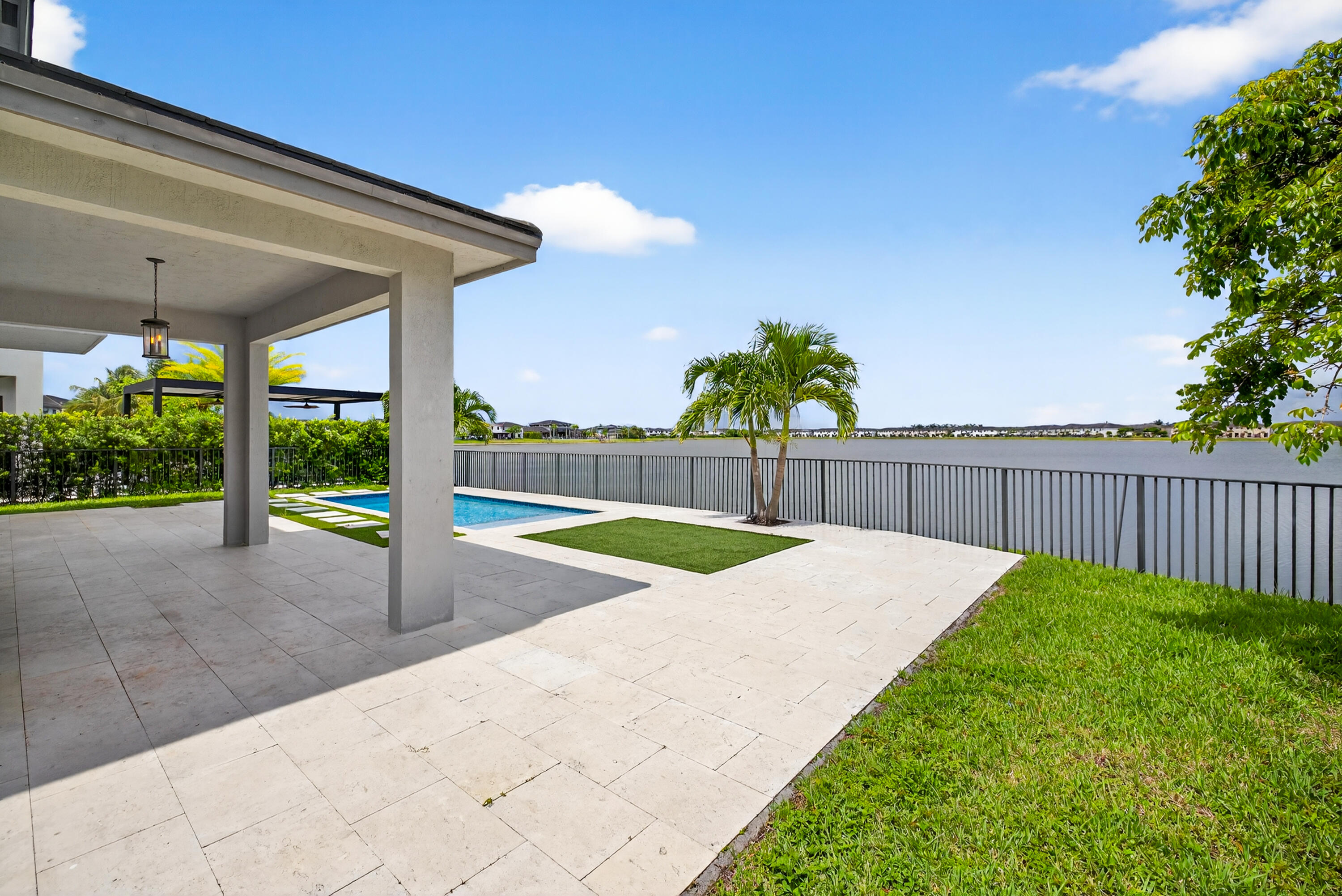 15800 NW 88th Miami Lakes, FL 33018