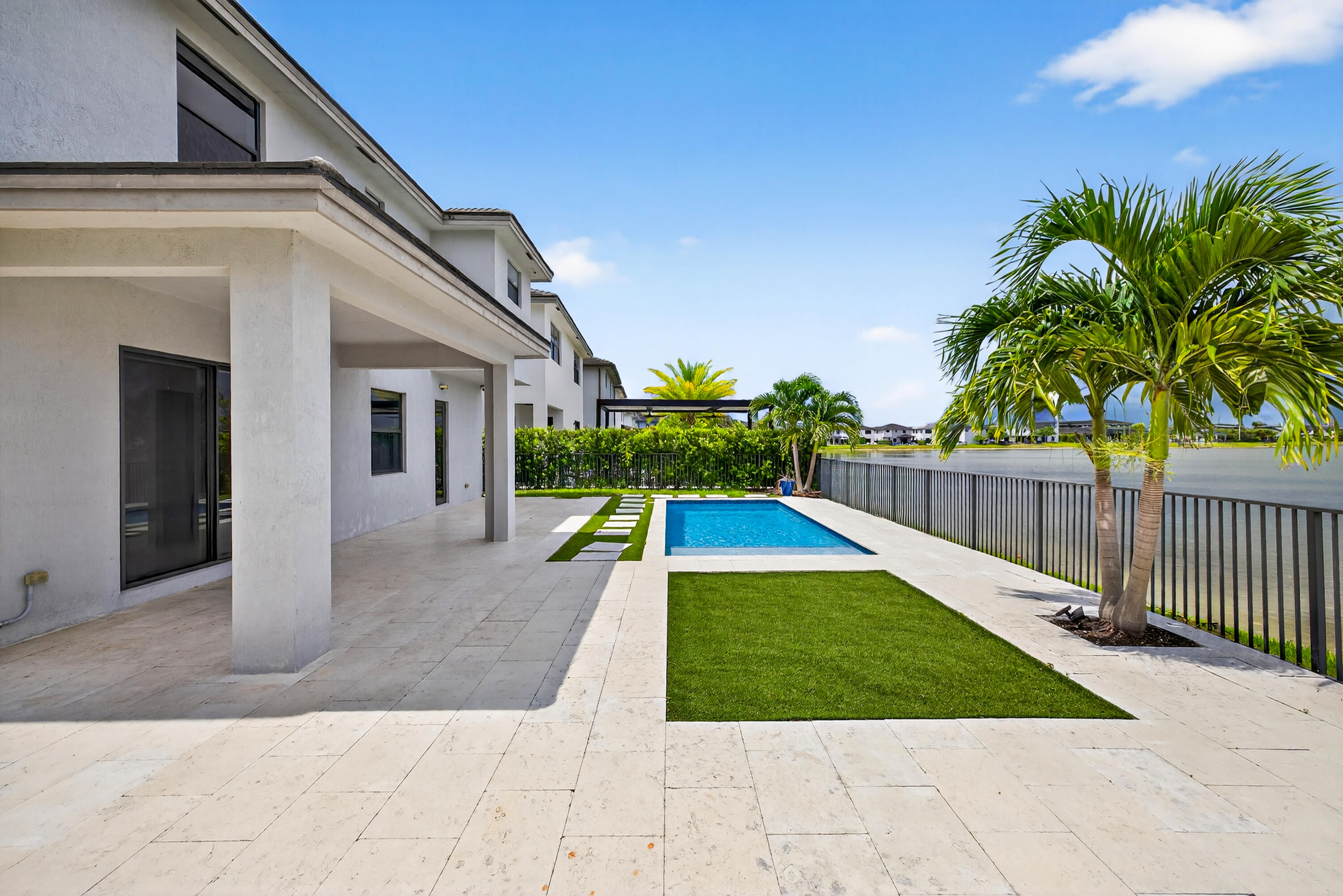 15800 NW 88th Miami Lakes, FL 33018