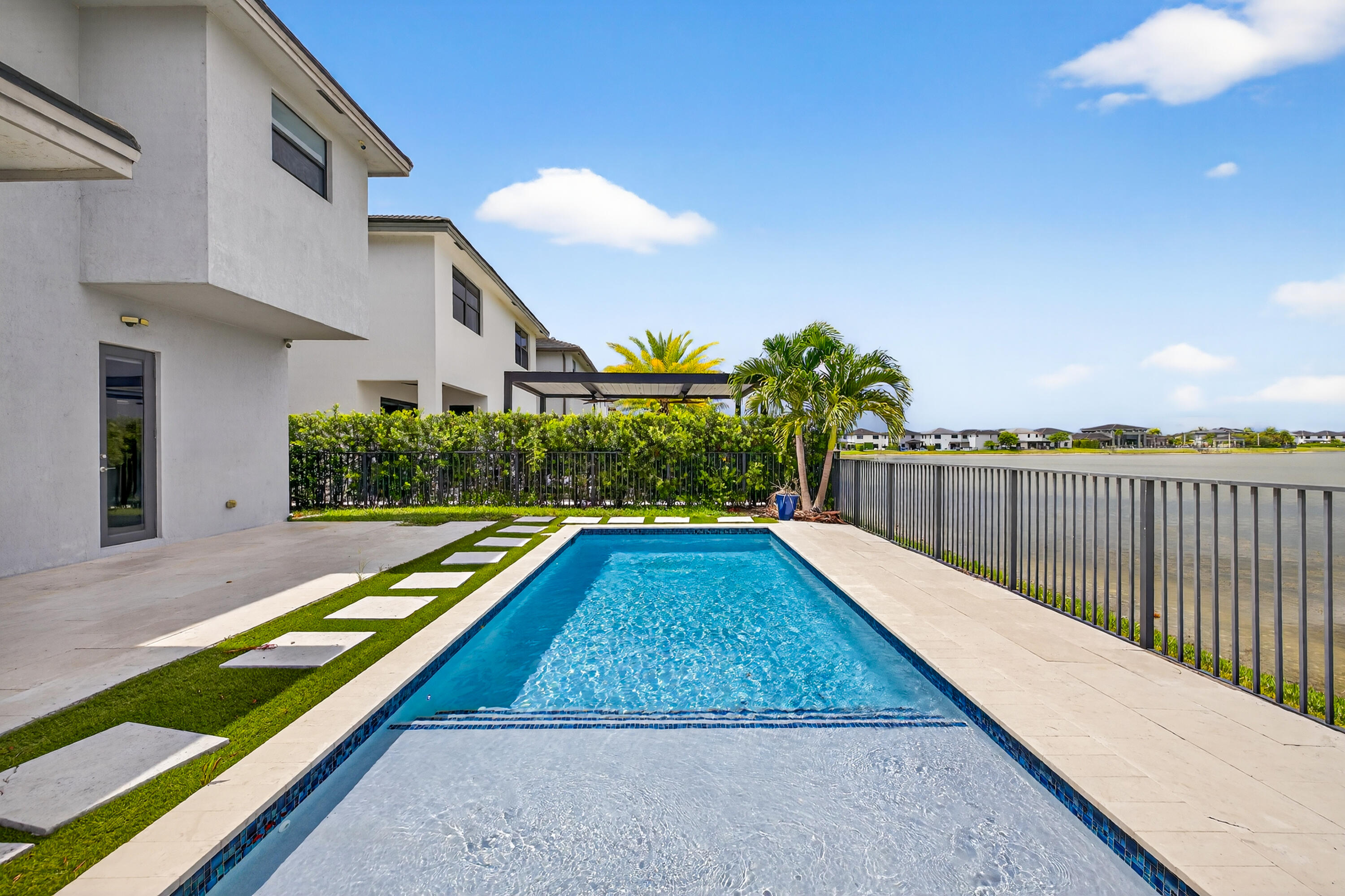 15800 NW 88th Miami Lakes, FL 33018