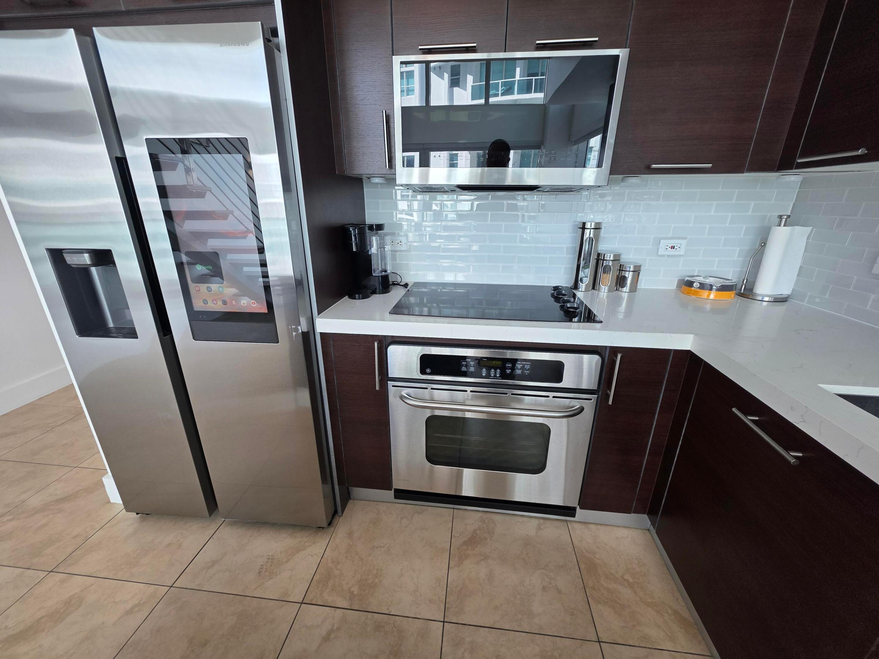 image Brickell on the River South6