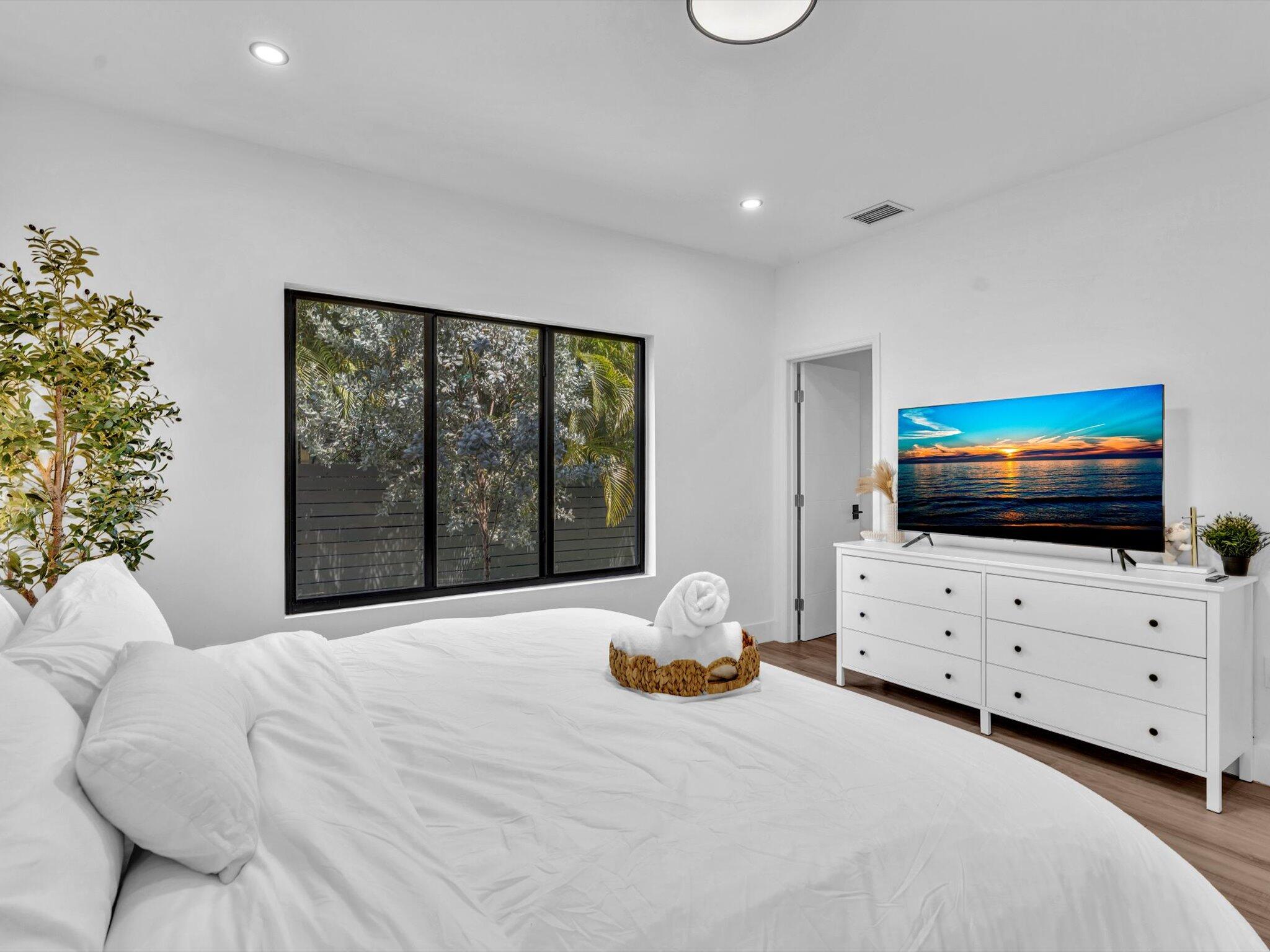 913 NE 15th Fort Lauderdale, FL 33304