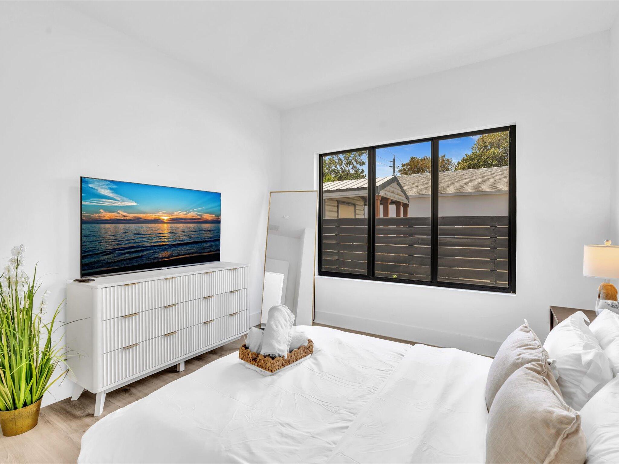 913 NE 15th Fort Lauderdale, FL 33304