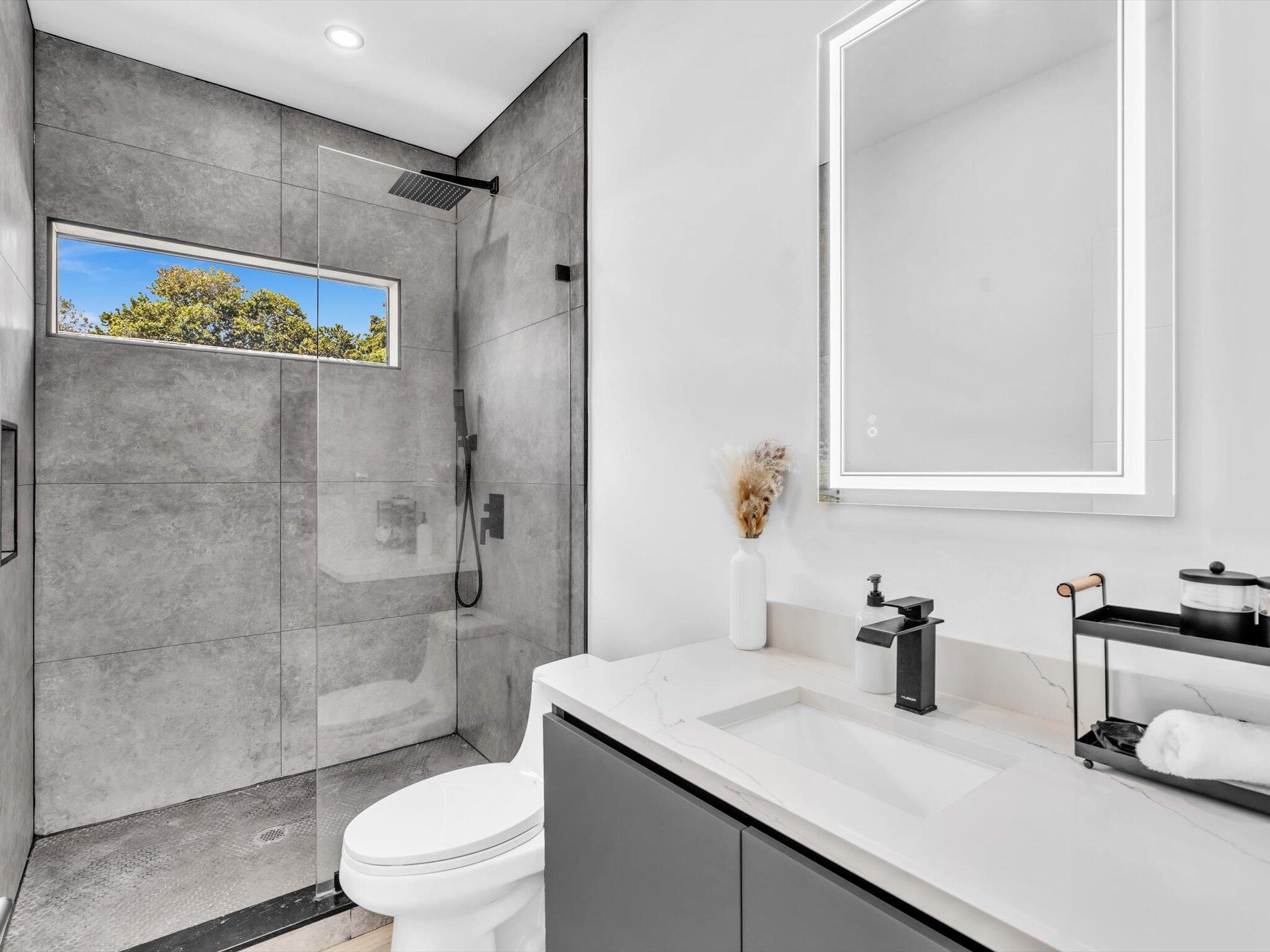 913 NE 15th Fort Lauderdale, FL 33304