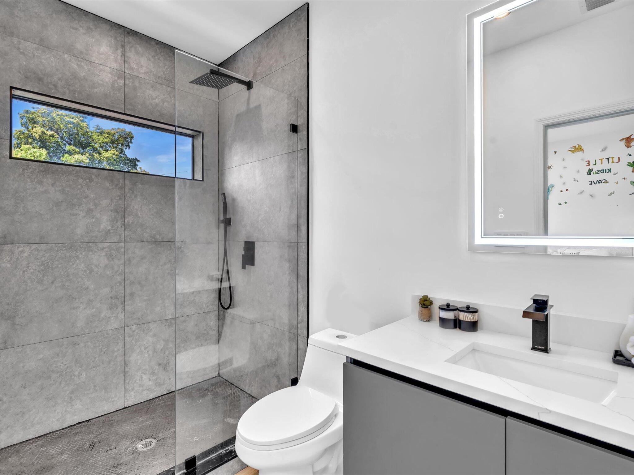 913 NE 15th Fort Lauderdale, FL 33304