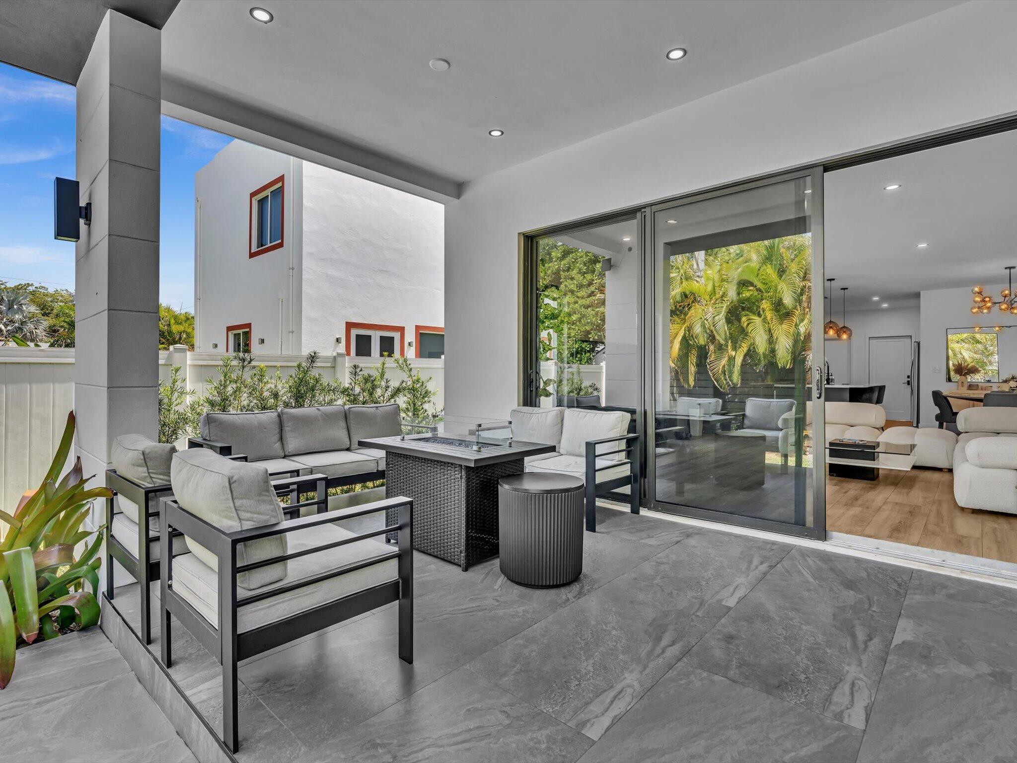 913 NE 15th Fort Lauderdale, FL 33304