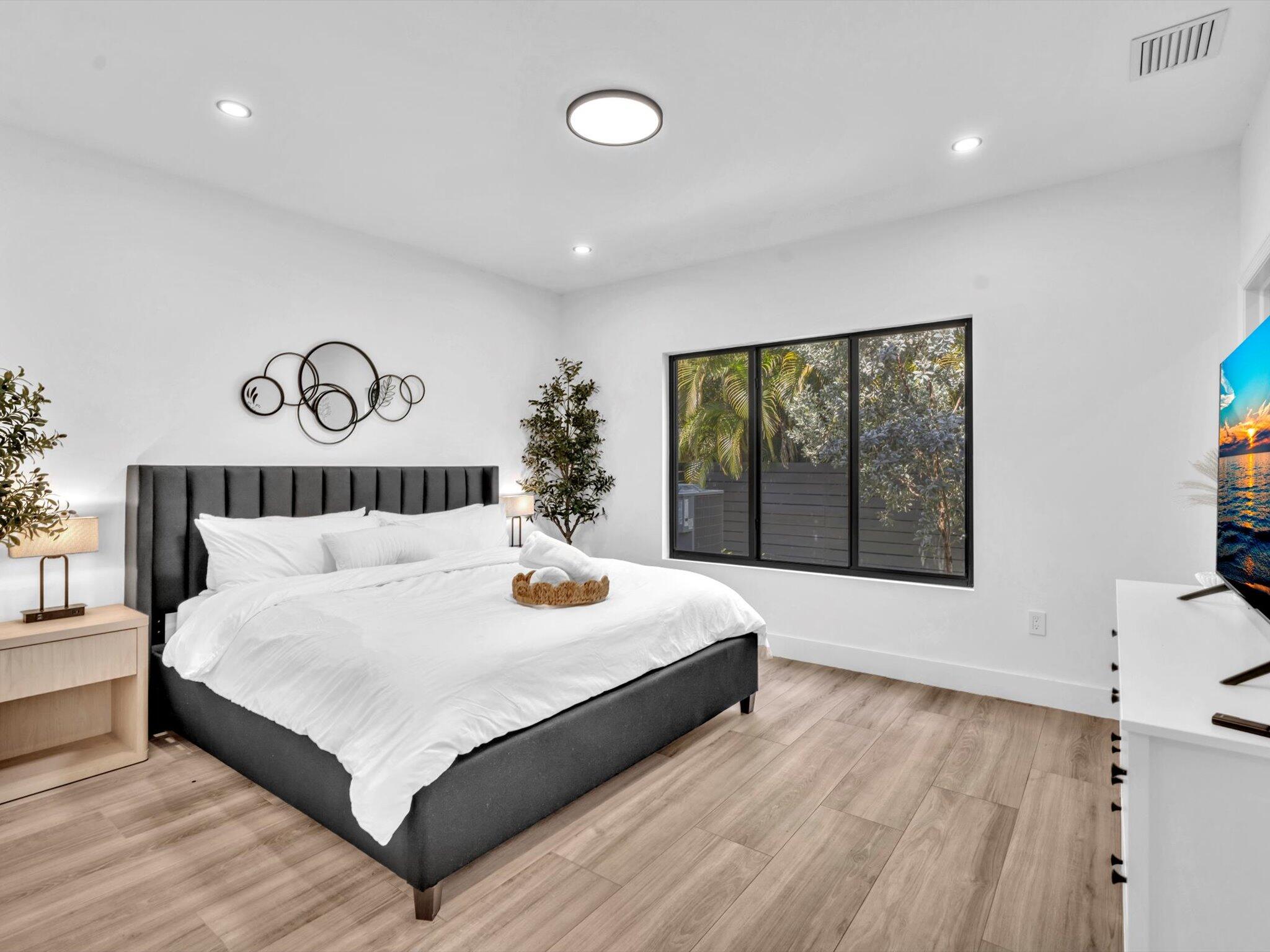 913 NE 15th Fort Lauderdale, FL 33304