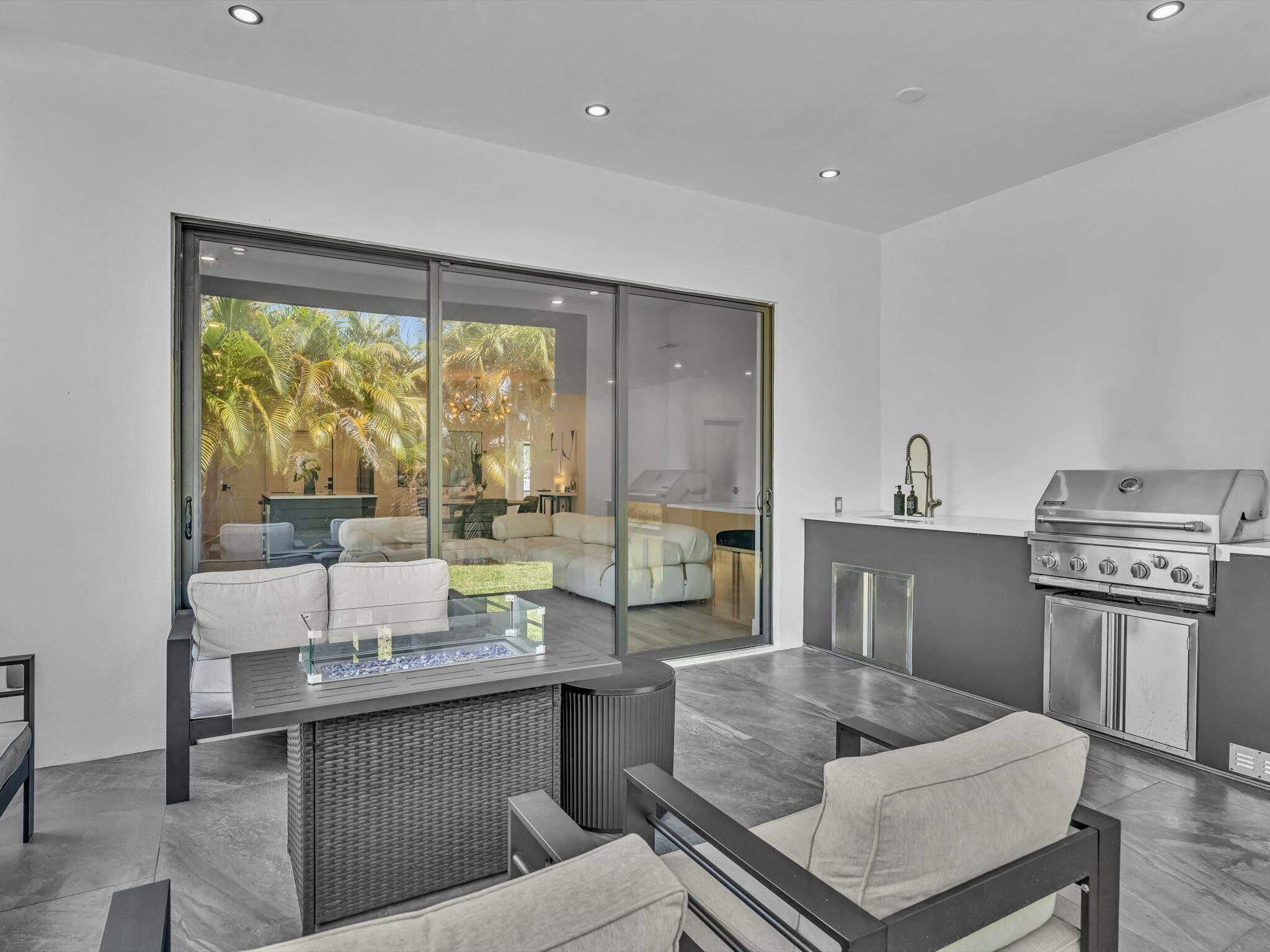 913 NE 15th Fort Lauderdale, FL 33304