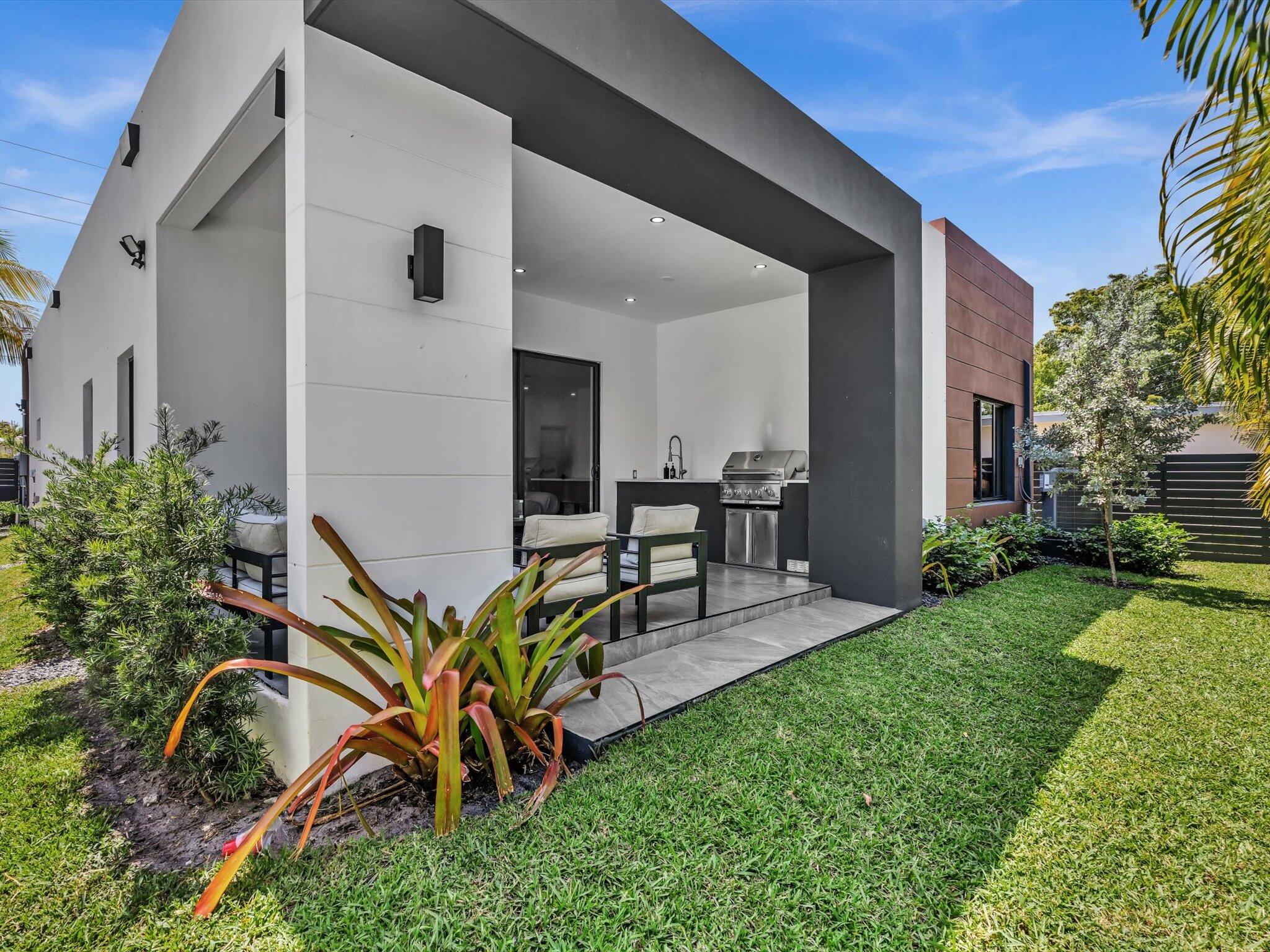 913 NE 15th Fort Lauderdale, FL 33304