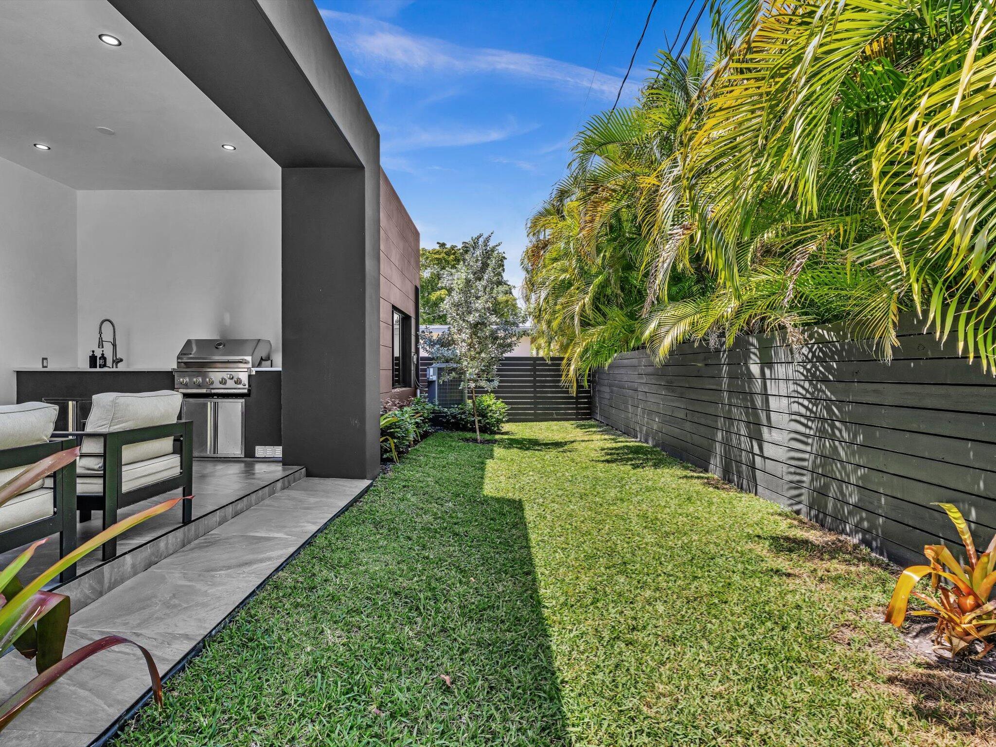 913 NE 15th Fort Lauderdale, FL 33304