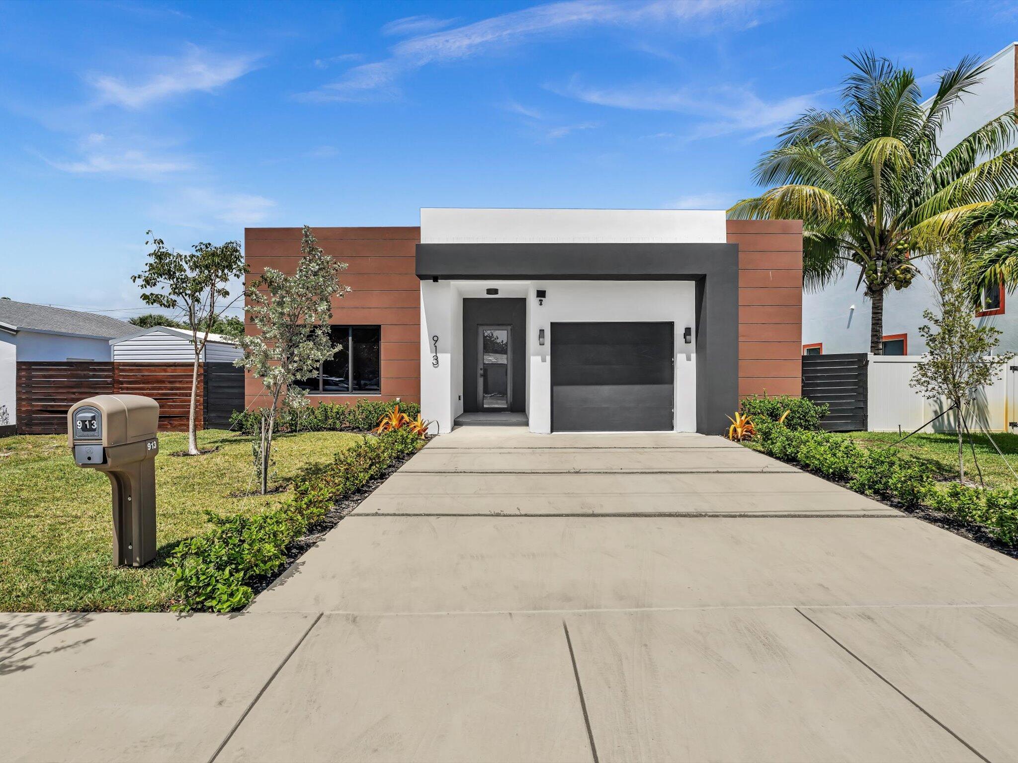 913 NE 15th Fort Lauderdale, FL 33304