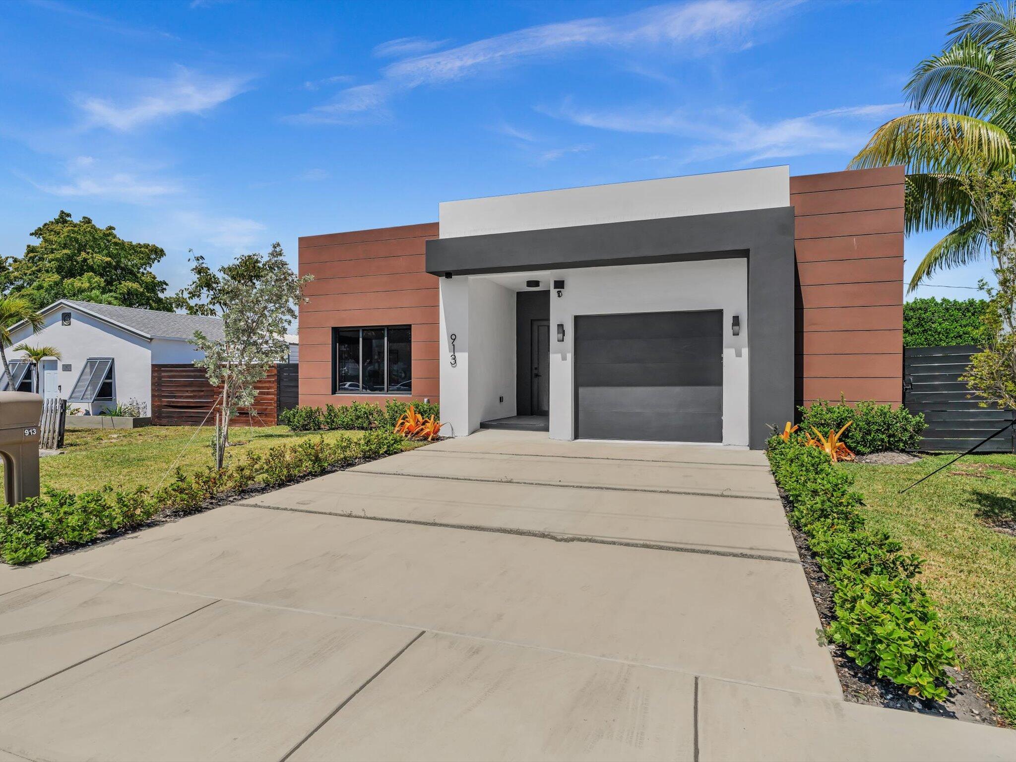 913 NE 15th Fort Lauderdale, FL 33304