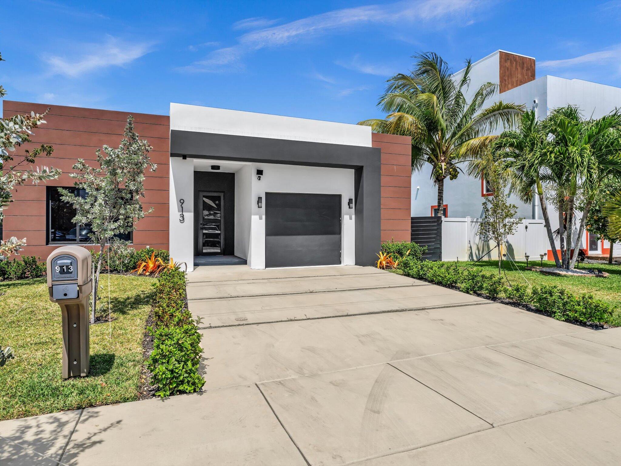 913 NE 15th Fort Lauderdale, FL 33304