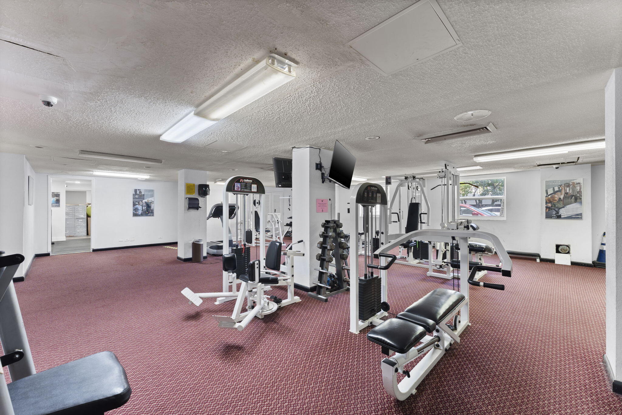 image Winston Towers 30027