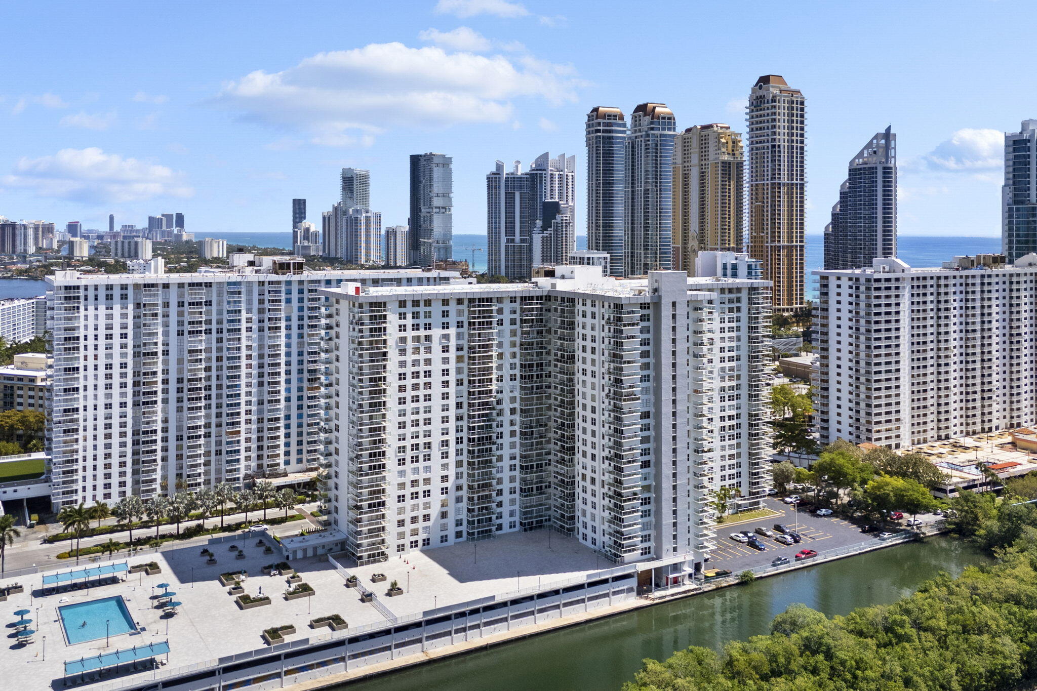 image Winston Towers 30036