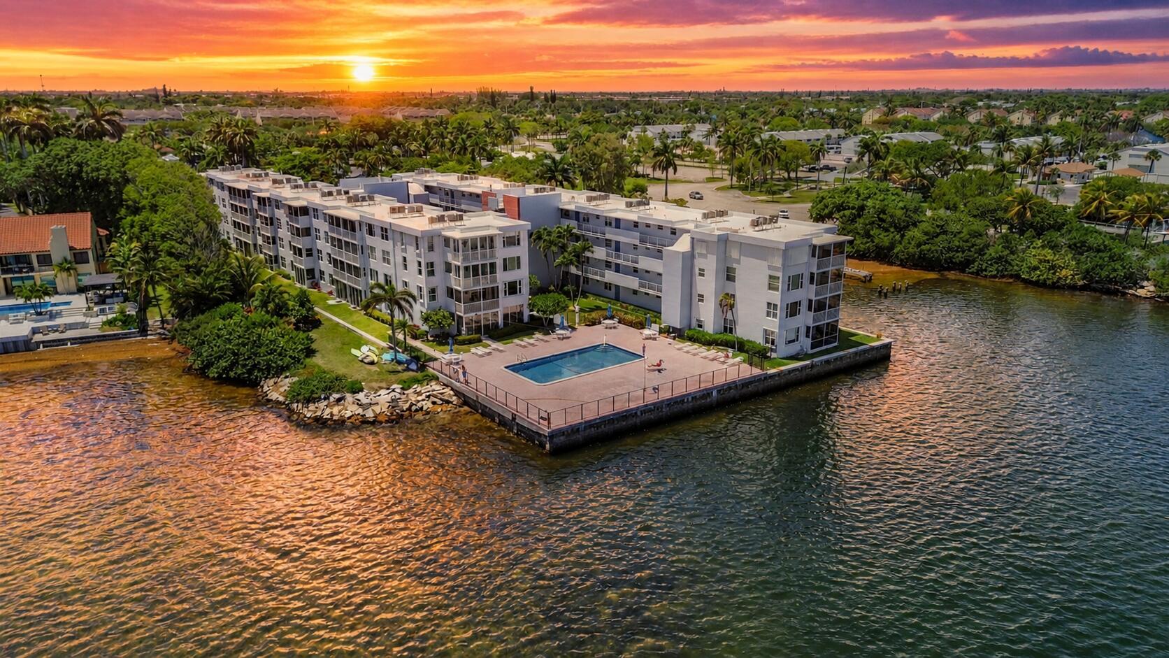 1820 New Palm #308