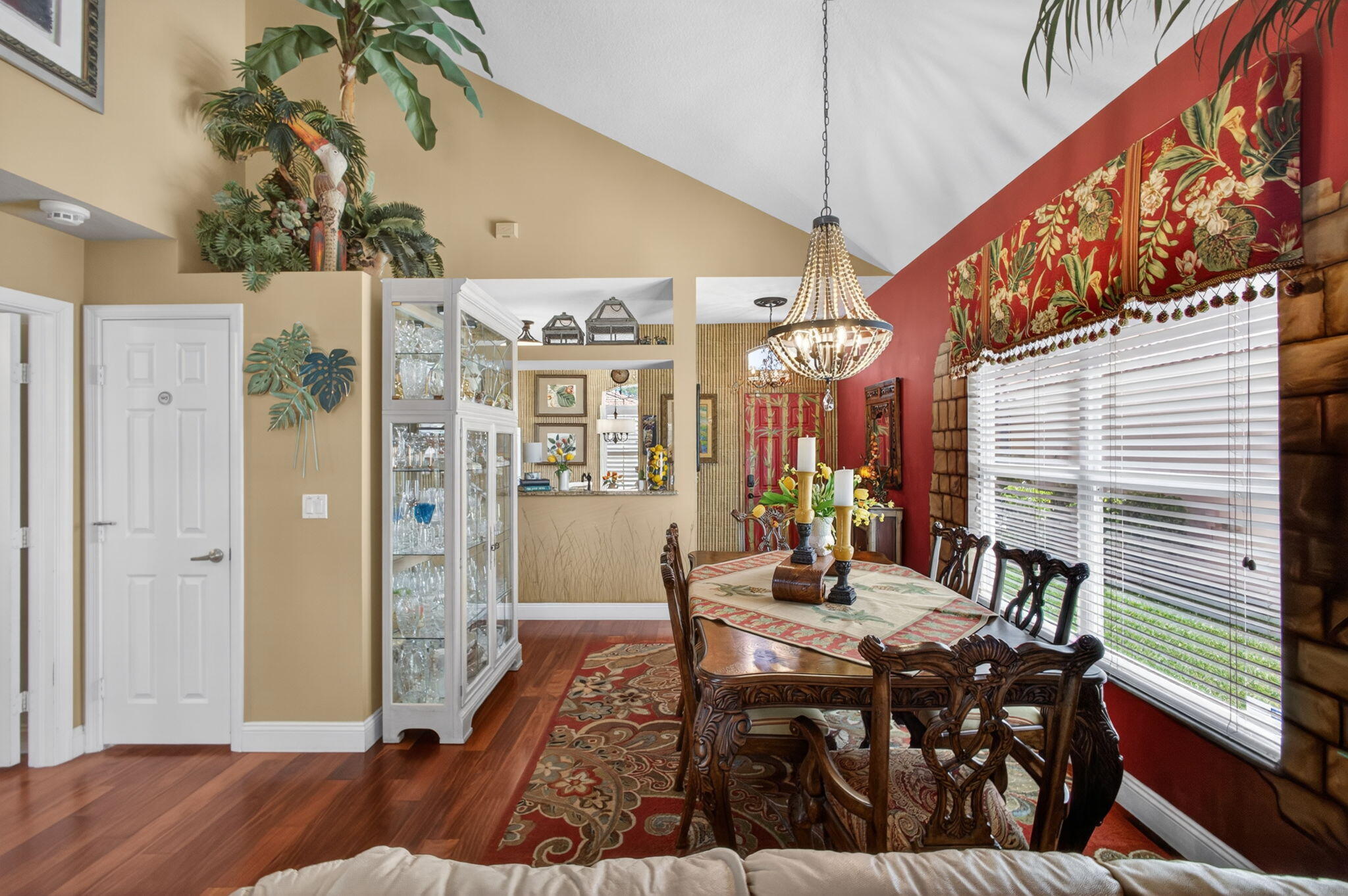 5137 Elpine Riviera Beach, FL 33418