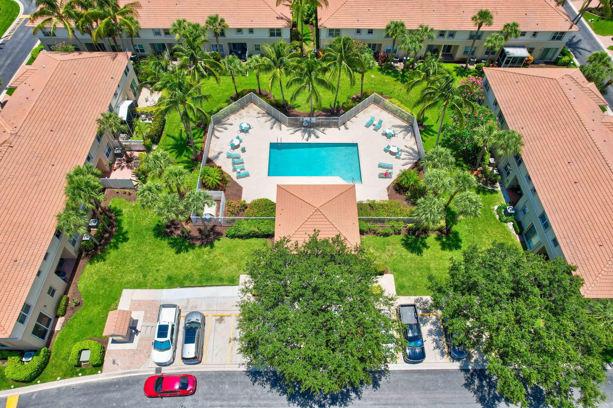 5137 Elpine Riviera Beach, FL 33418