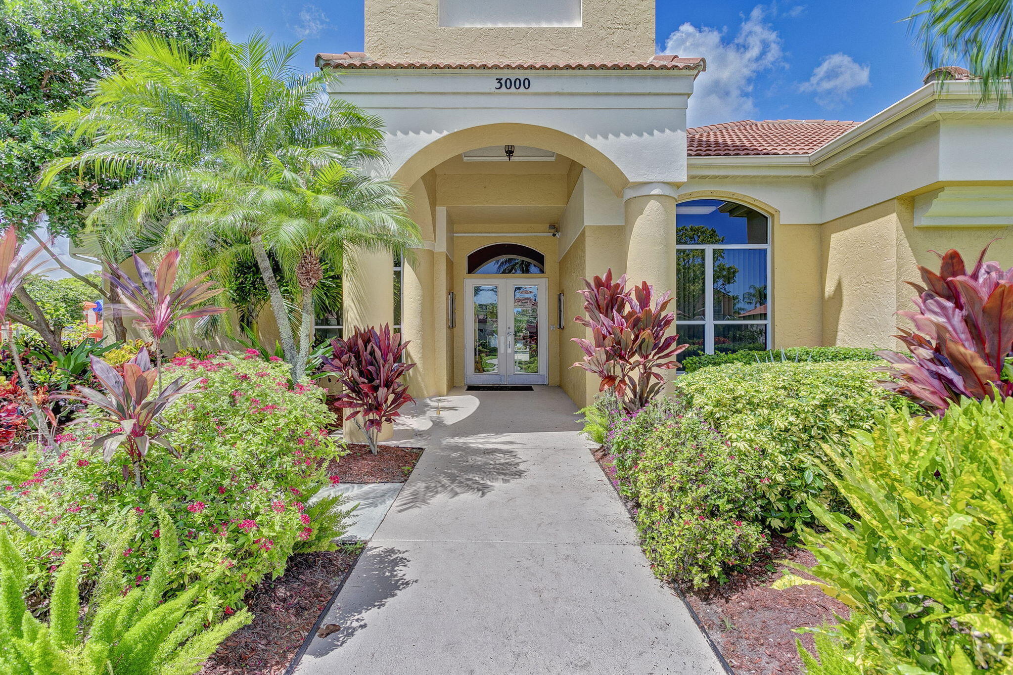 5137 Elpine Riviera Beach, FL 33418