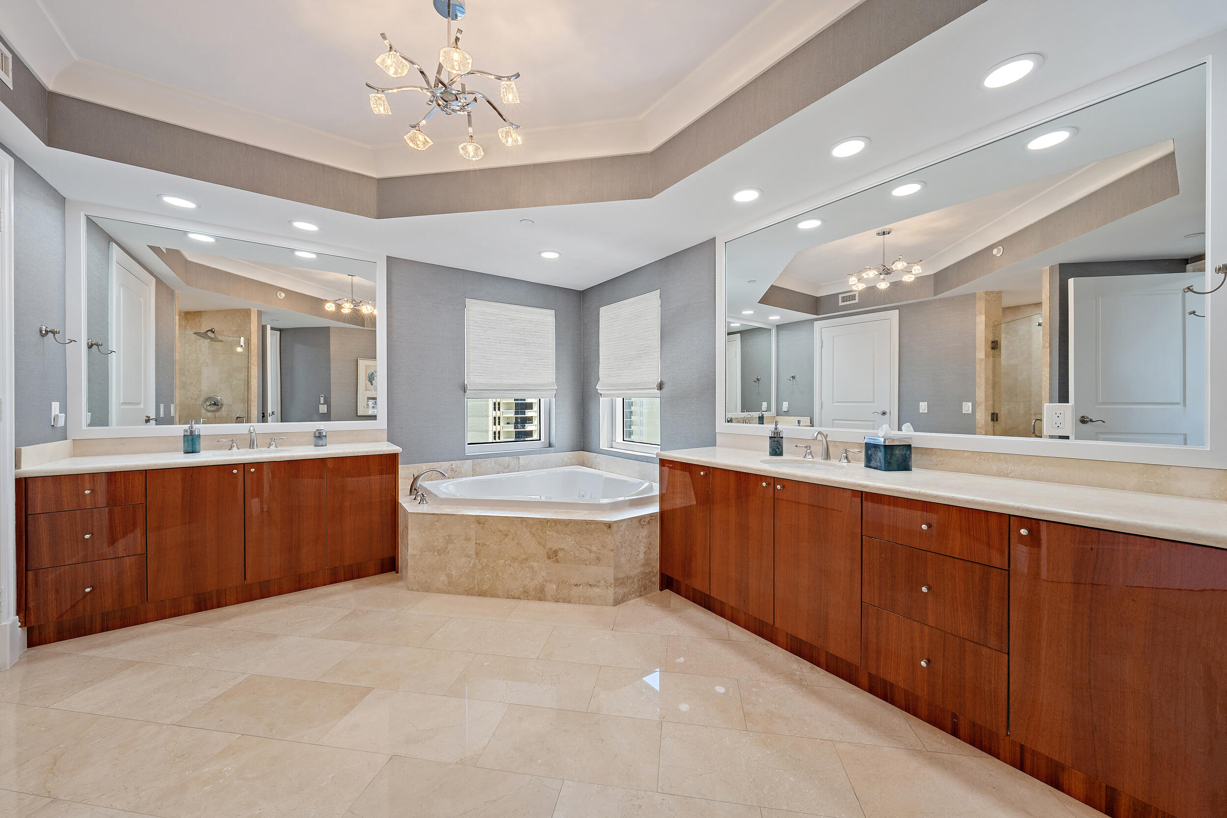 2700 N Ocean #801b Singer Island, FL 33404