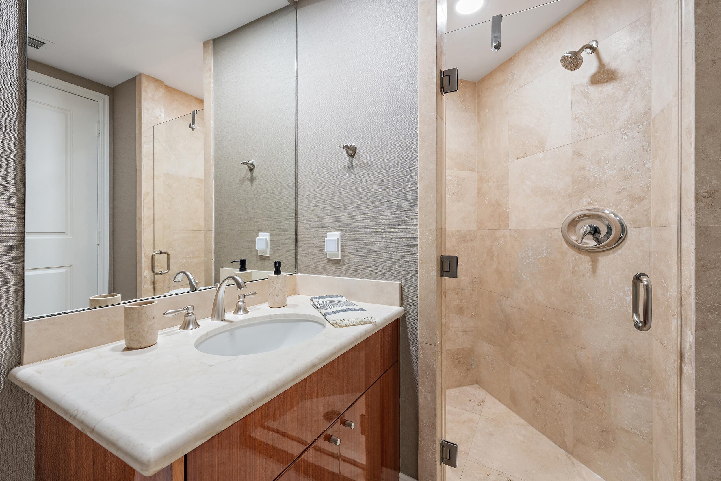 2700 N Ocean #801b Singer Island, FL 33404