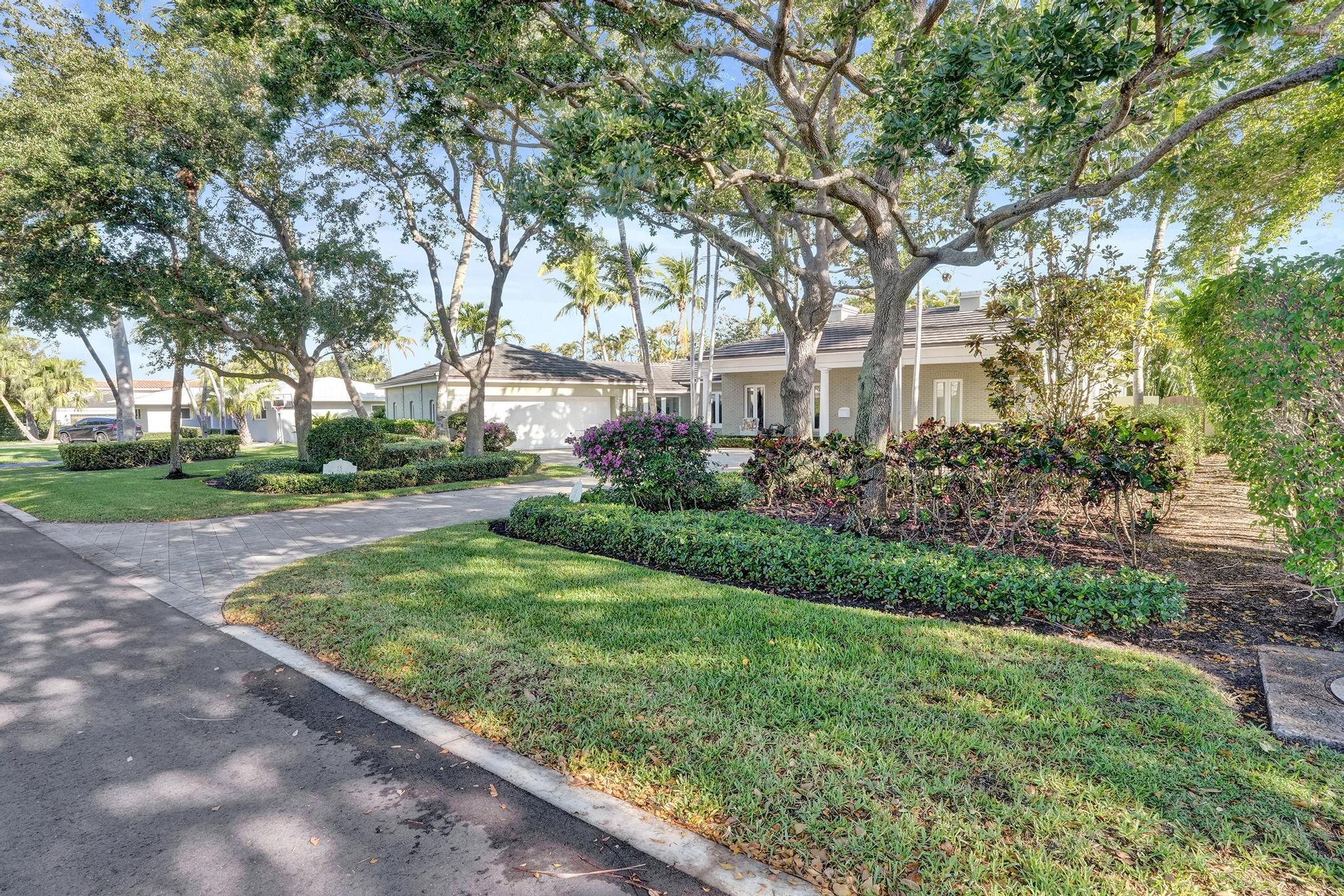 15 Minnetonka Sea Ranch Lakes, FL 33308