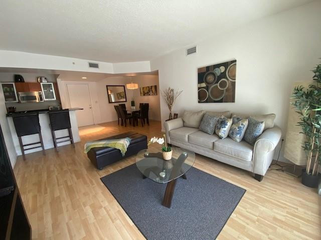image The Venture at Aventura9
