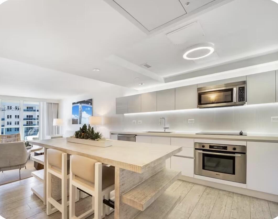 102 24th #1512 Miami Beach, FL 33139