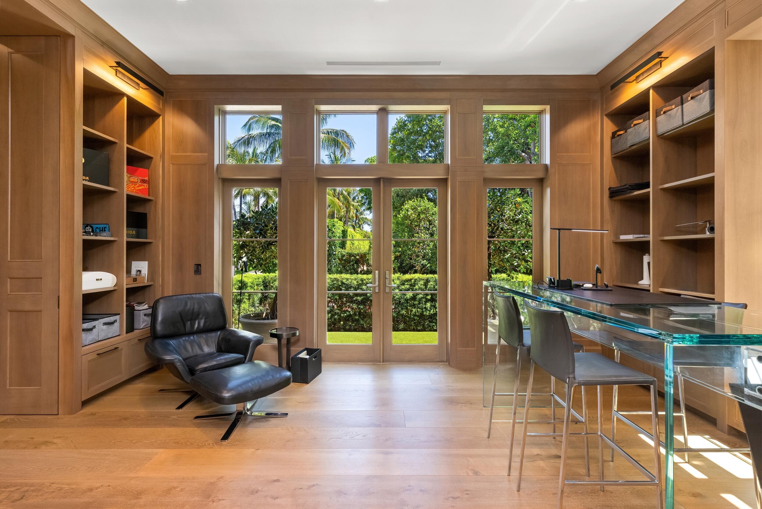 220 Jungle Palm Beach, FL 33480