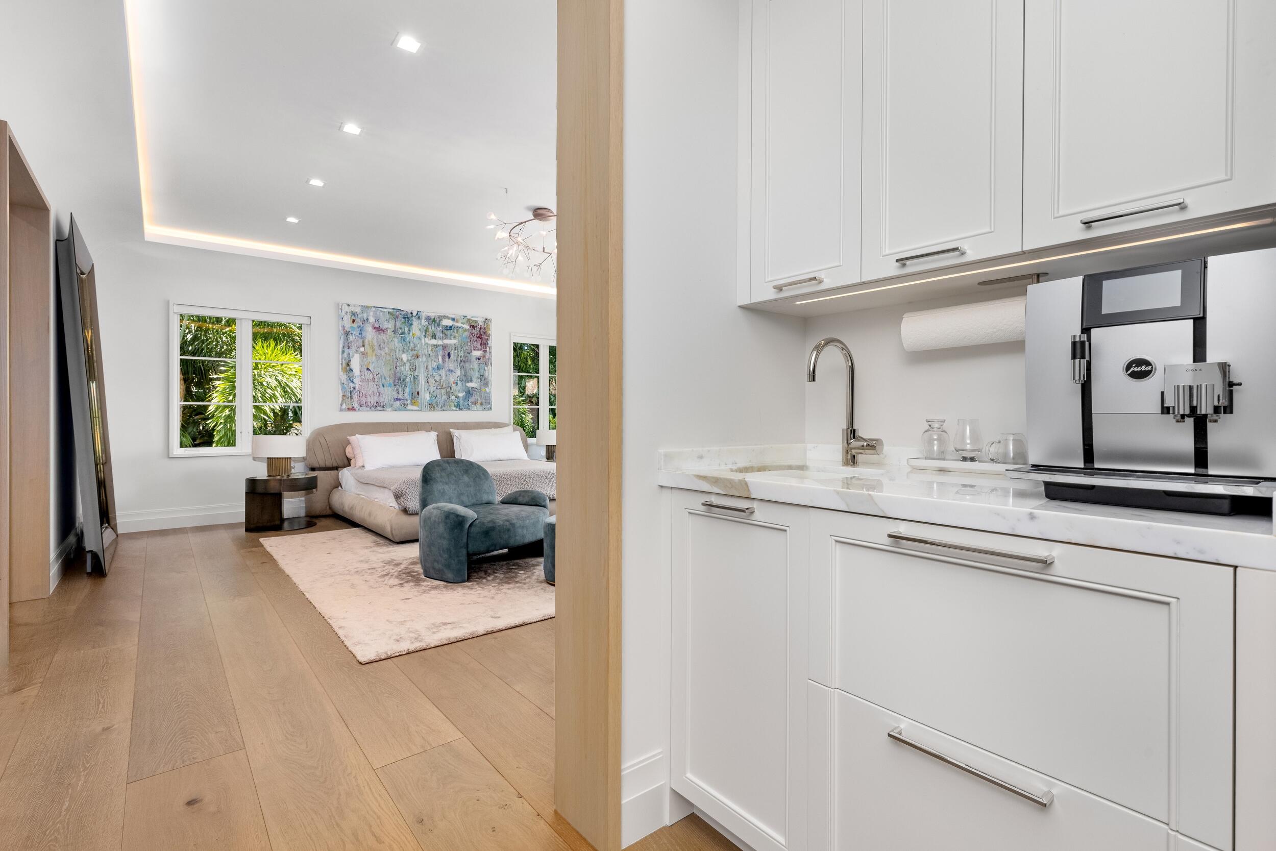 220 Jungle Palm Beach, FL 33480