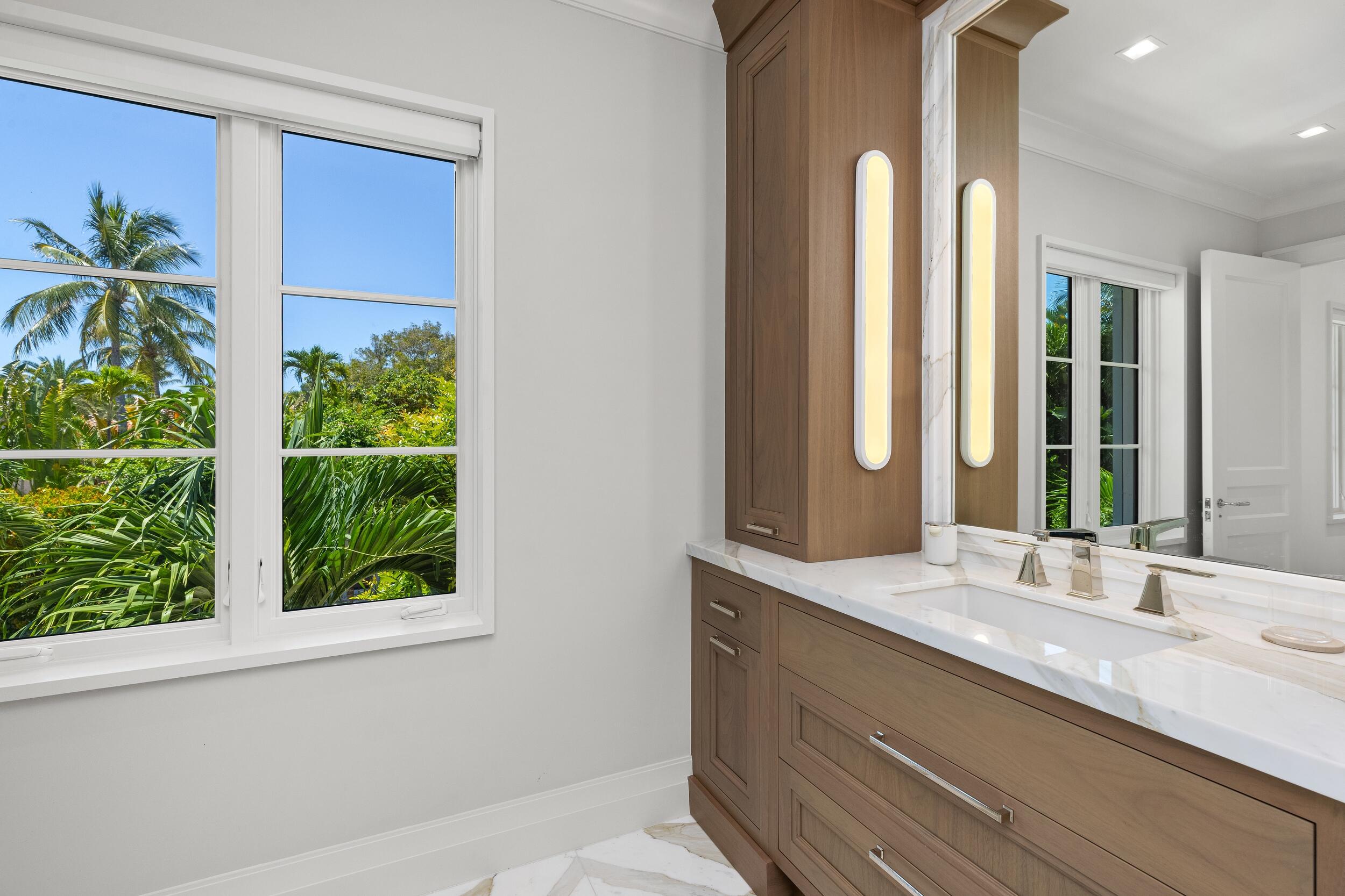 220 Jungle Palm Beach, FL 33480
