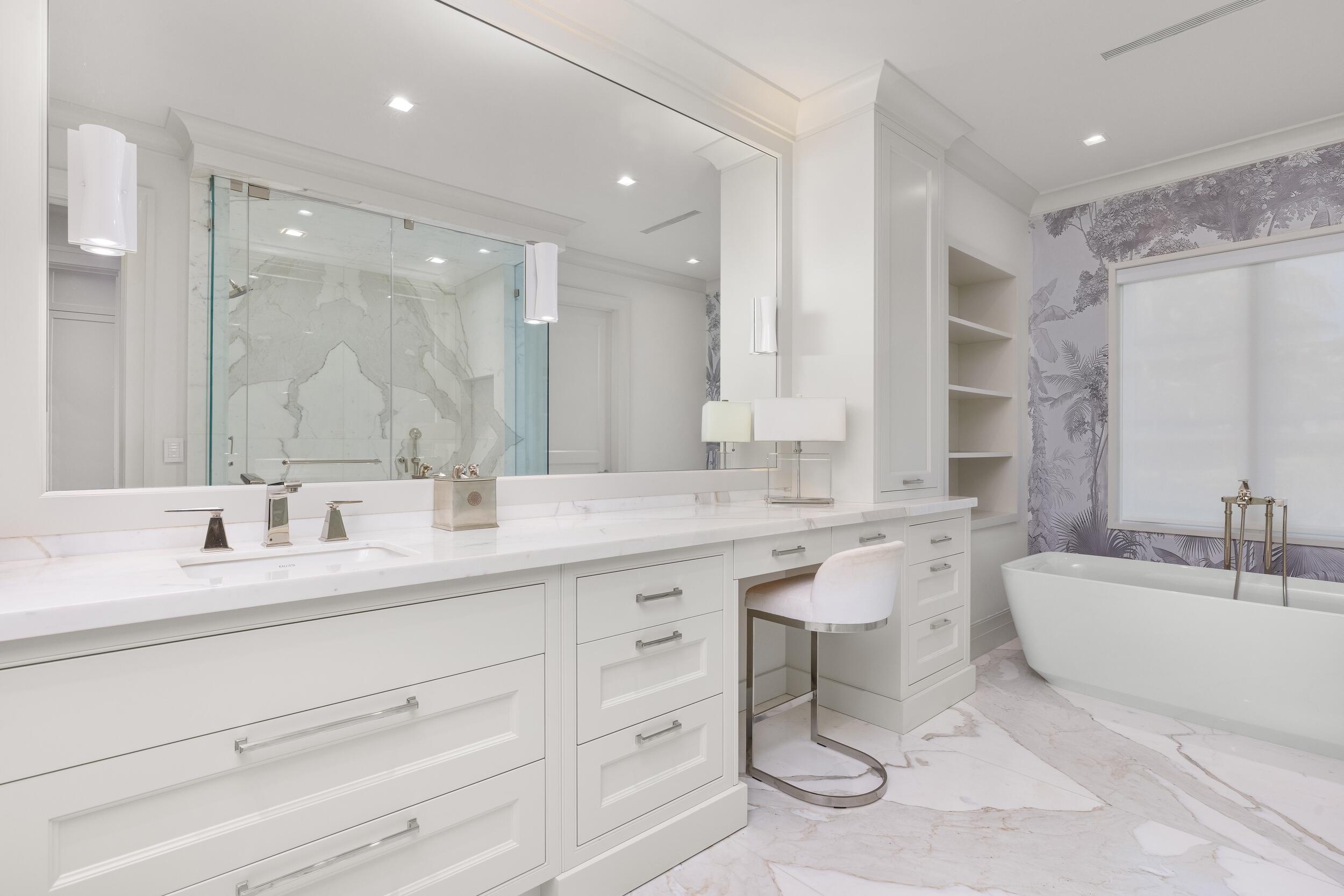 220 Jungle Palm Beach, FL 33480