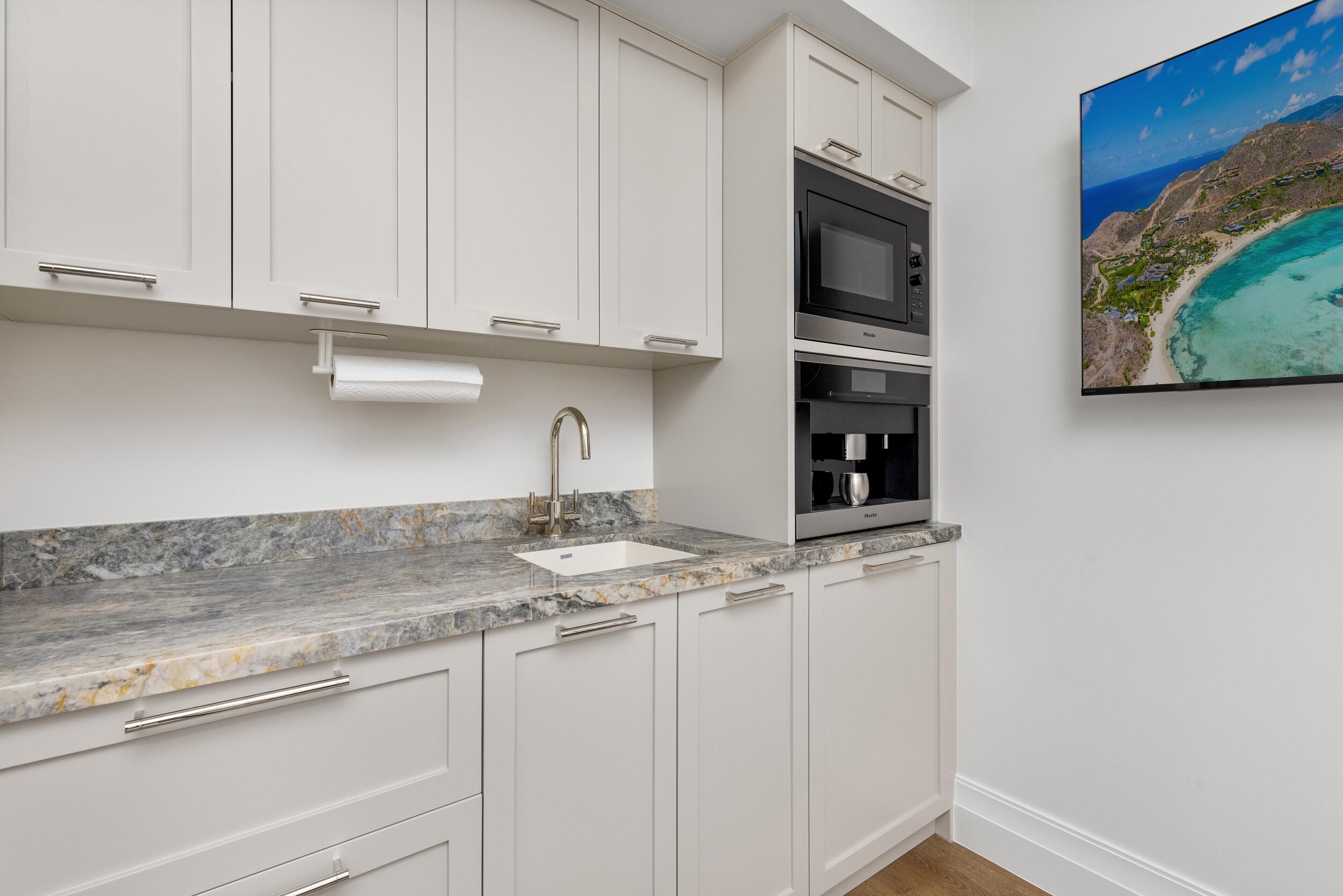 220 Jungle Palm Beach, FL 33480