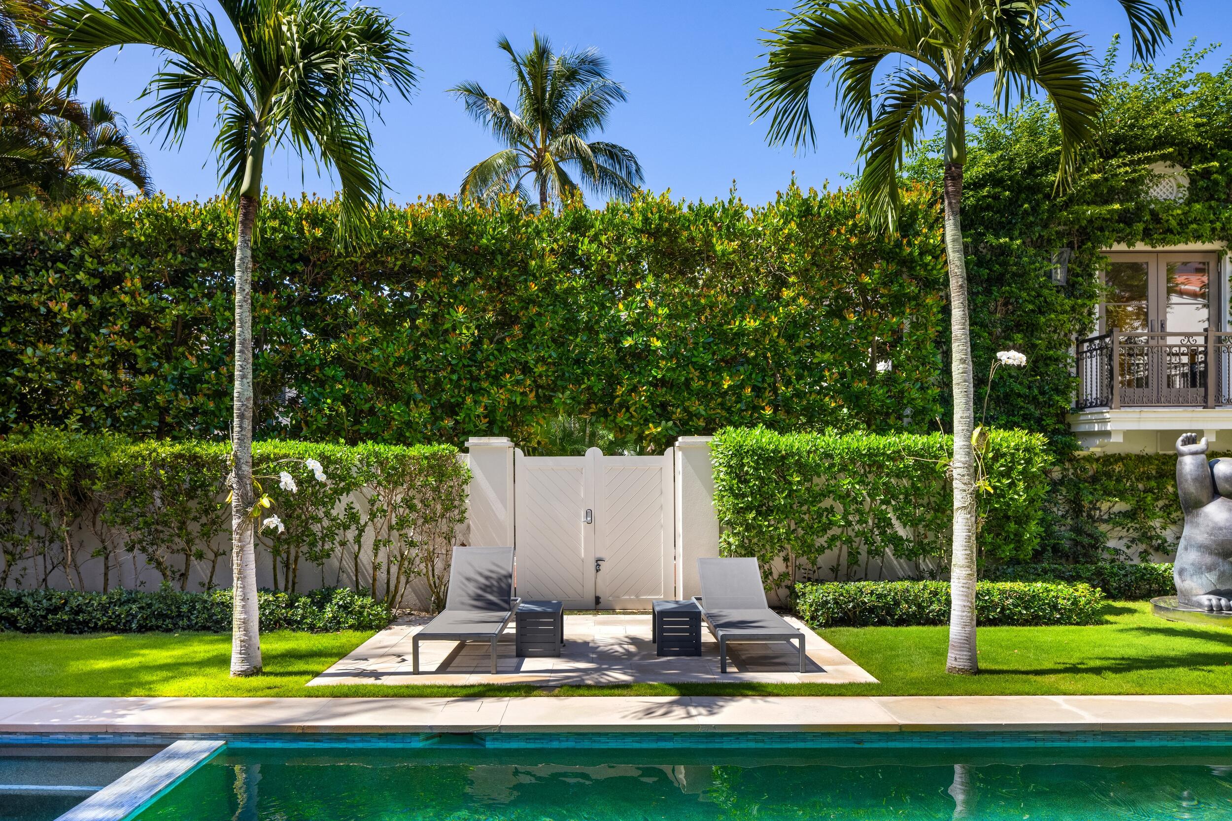 220 Jungle Palm Beach, FL 33480